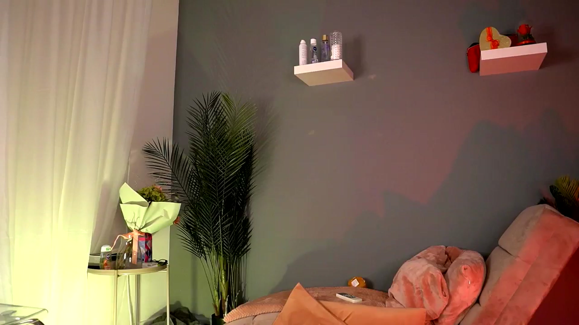 Gallery image thumbnail from BetsyGonzale's myfreecams stream on, 09/29/2025, 11:00 image 11 of 20
