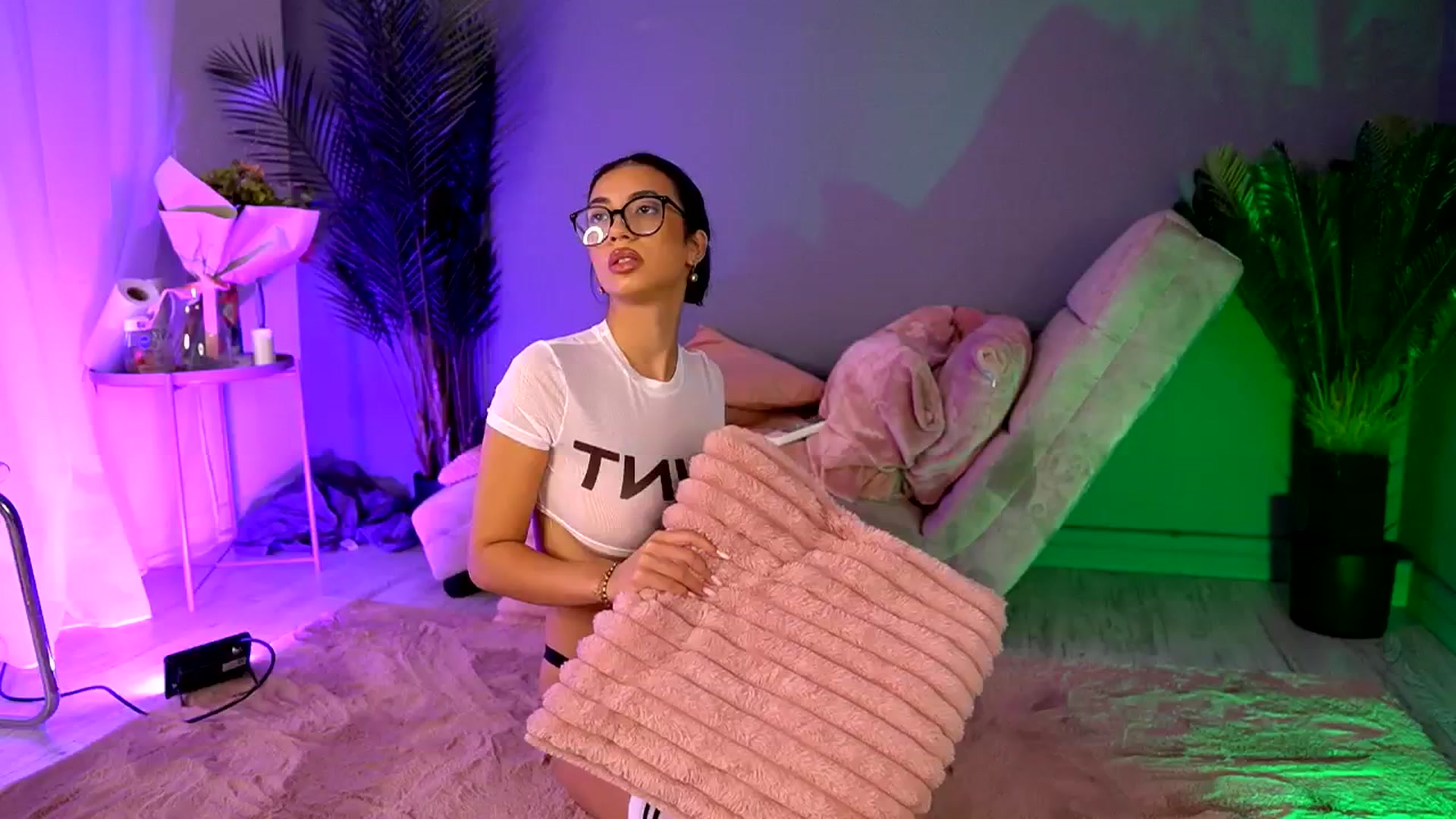 Gallery image thumbnail from BetsyGonzale's myfreecams stream on, 09/30/2025, 08:56 image 13 of 20