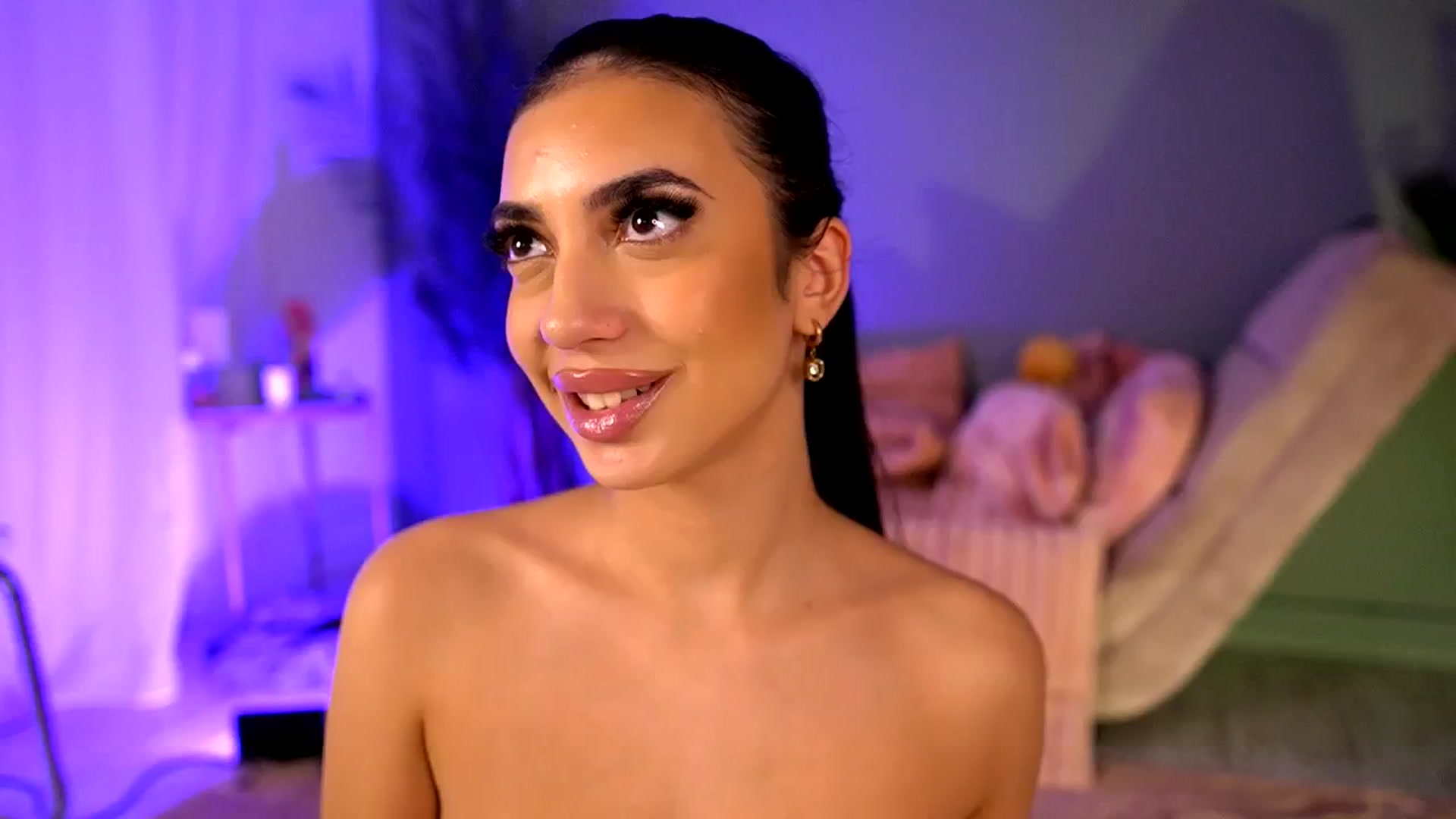Gallery image thumbnail from BetsyGonzale's myfreecams stream on, 10/04/2025, 09:06 image 17 of 20