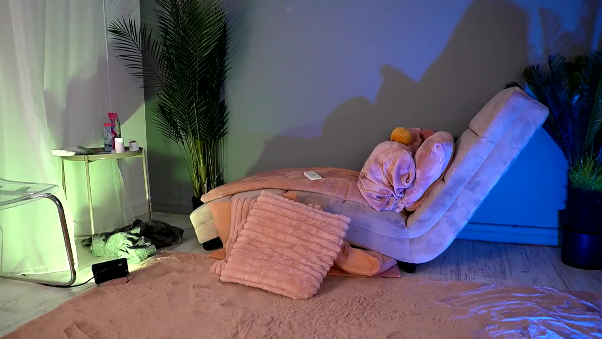 Gallery image thumbnail from BetsyGonzale's myfreecams stream on, 10/21/2025, 11:58 image 11 of 20