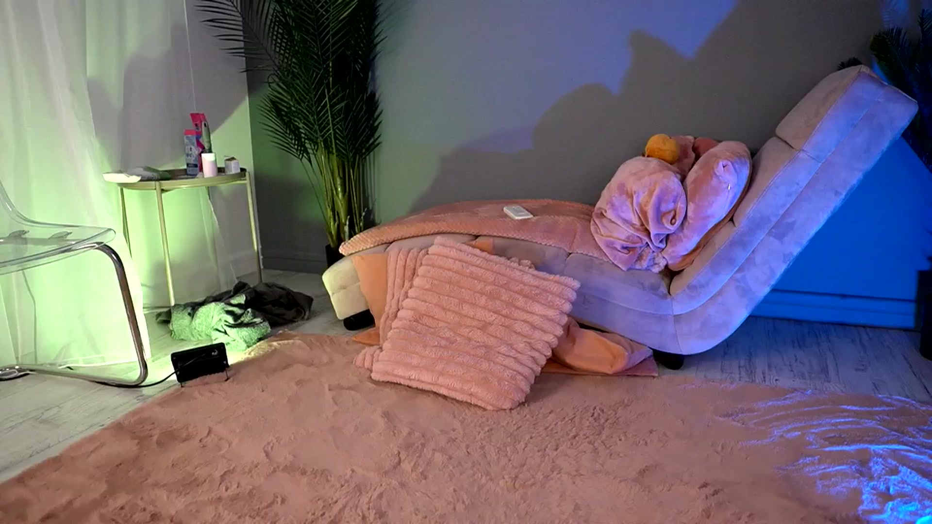 Gallery image thumbnail from BetsyGonzale's myfreecams stream on, 10/21/2025, 11:58 image 20 of 20