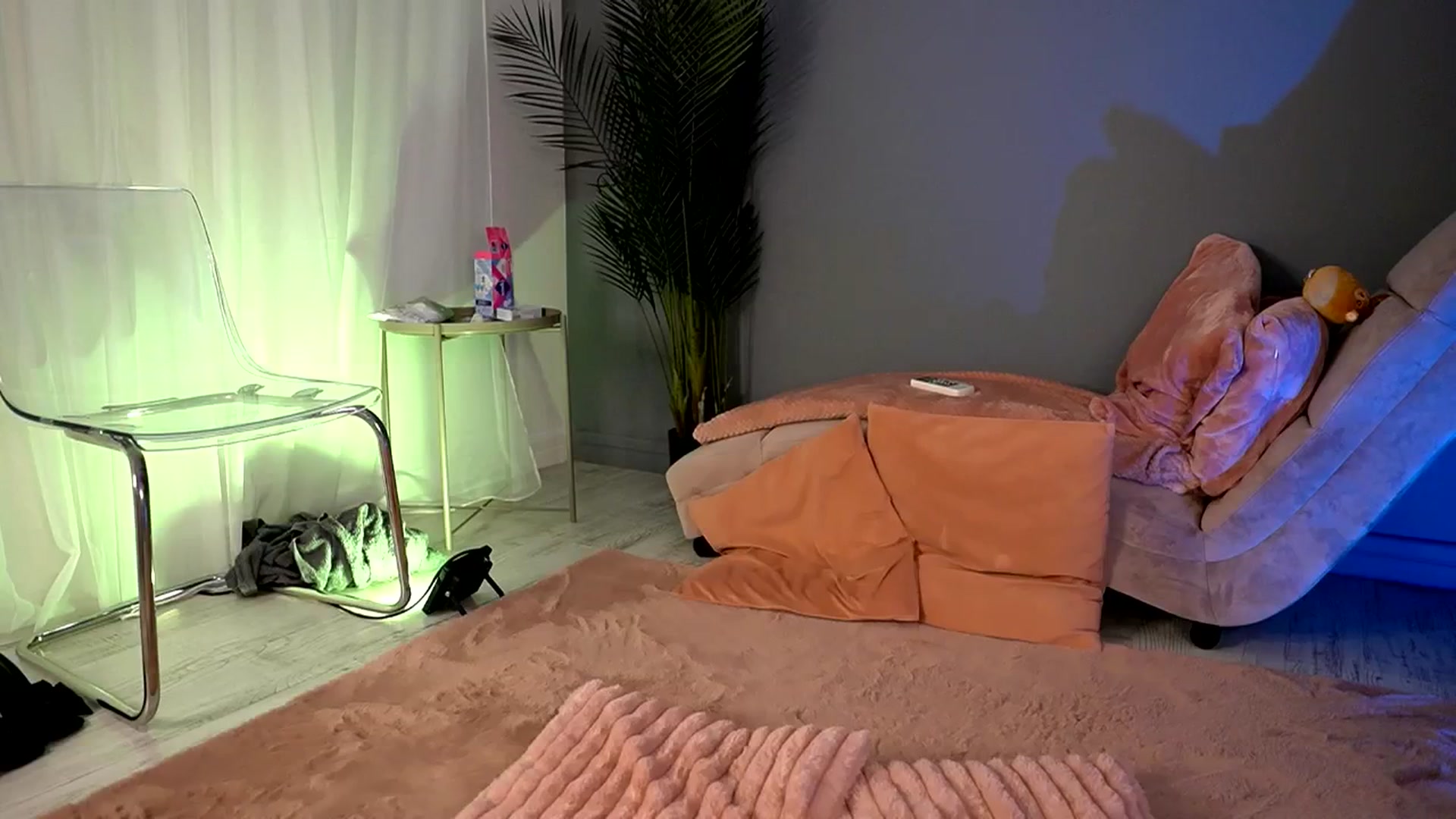 Gallery image thumbnail from BetsyGonzale's myfreecams stream on, 10/22/2025, 12:09 image 20 of 20