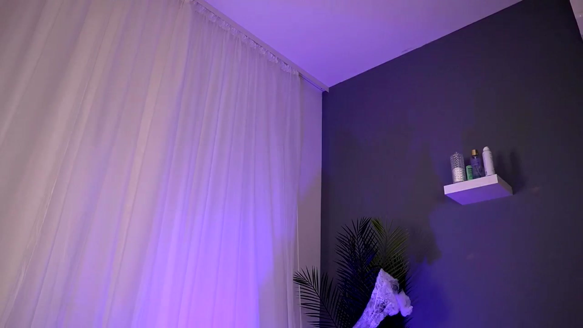 Gallery image thumbnail from BetsyGonzale's myfreecams stream on, 10/28/2025, 07:26 image 13 of 20
