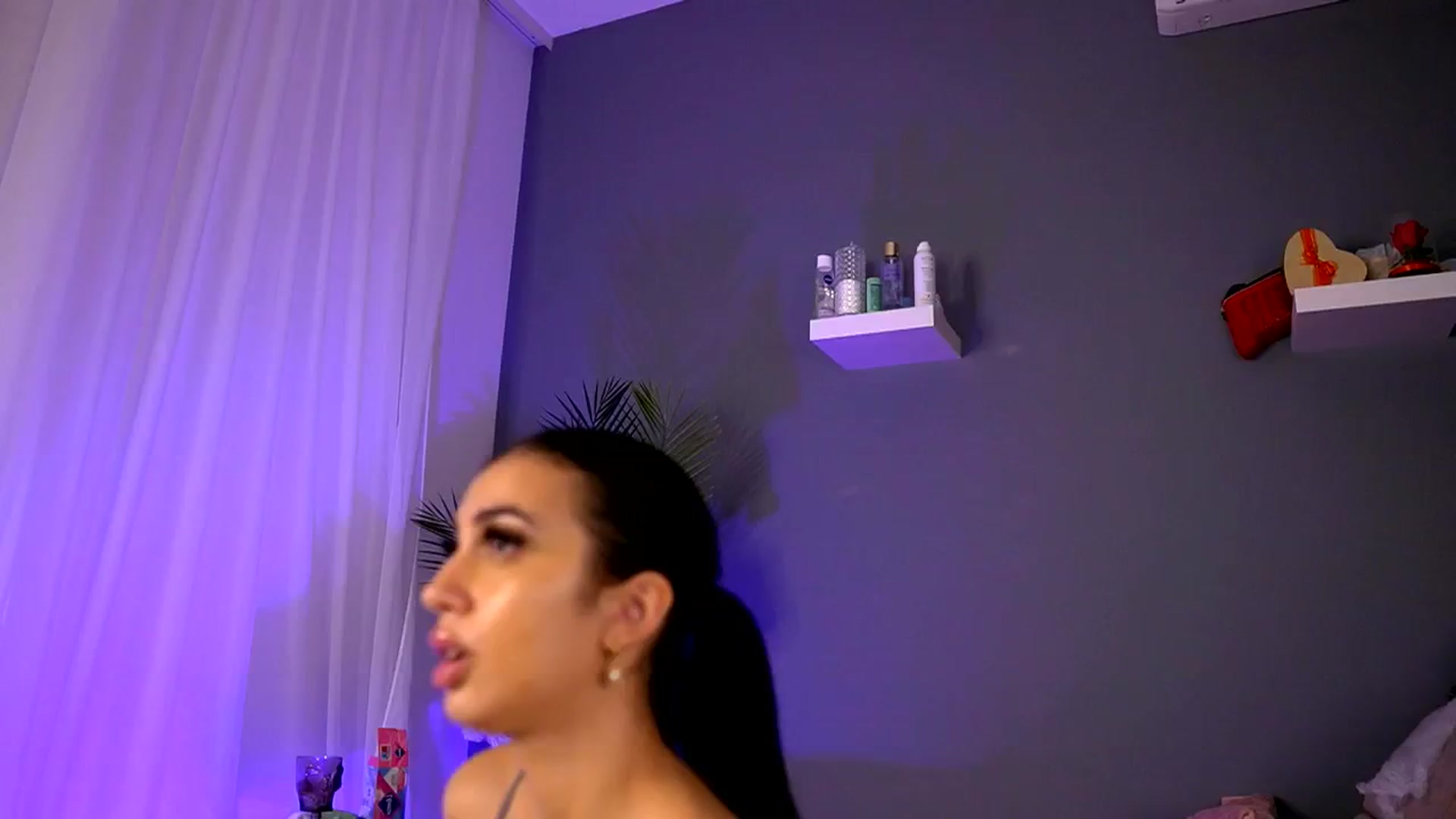 Gallery image thumbnail from BetsyGonzale's myfreecams stream on, 10/29/2025, 10:53 image 4 of 20