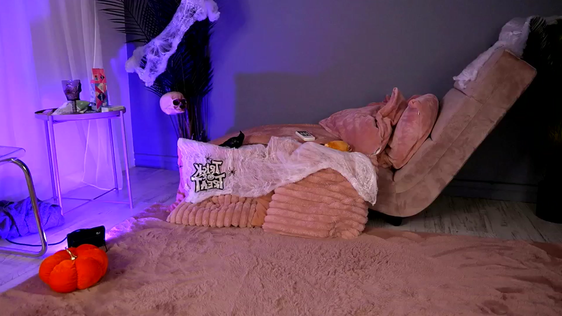 Gallery image thumbnail from BetsyGonzale's myfreecams stream on, 10/29/2025, 11:50 image 18 of 20