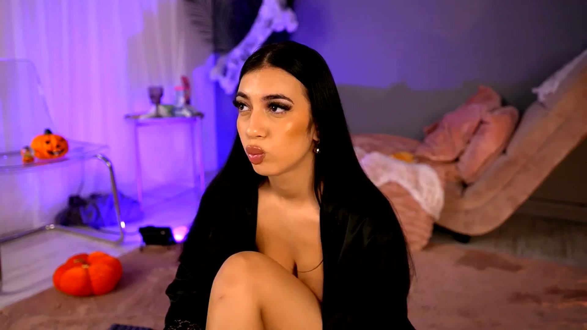 Gallery image thumbnail from BetsyGonzale's myfreecams stream on, 10/30/2025, 10:26 image 11 of 20