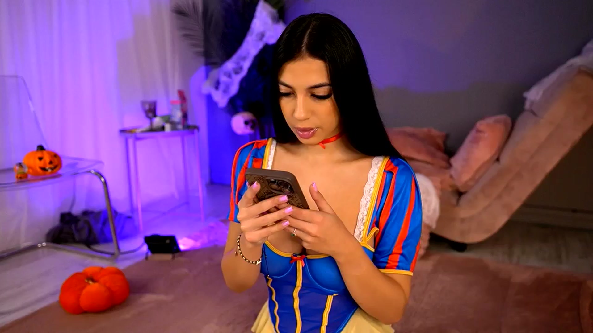 Gallery image thumbnail from BetsyGonzale's myfreecams stream on, 10/31/2025, 06:17 image 1 of 20
