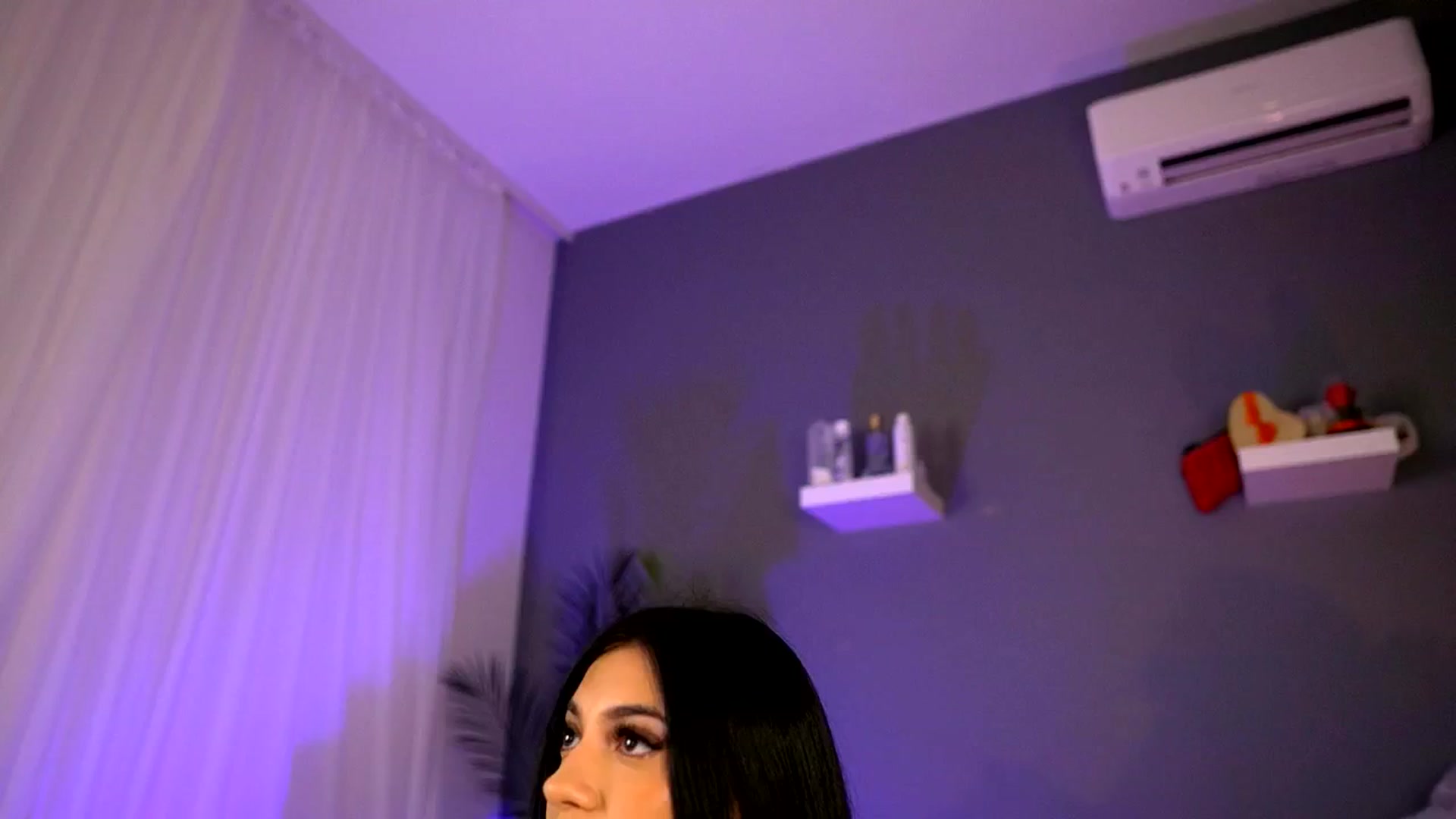 Gallery image thumbnail from BetsyGonzale's myfreecams stream on, 10/31/2025, 06:17 image 13 of 20
