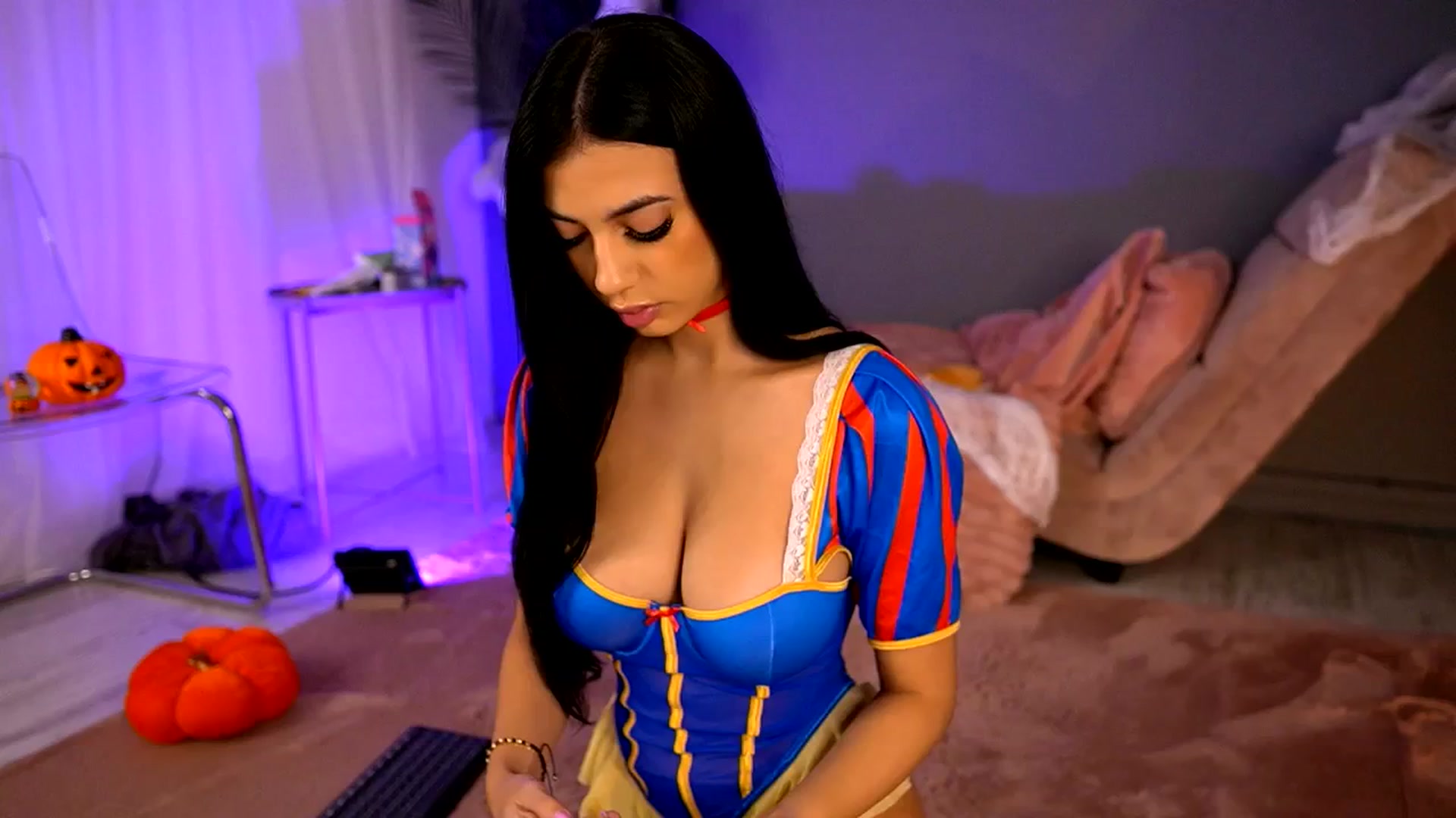 Gallery image thumbnail from BetsyGonzale's myfreecams stream on, 10/31/2025, 06:17 image 10 of 20