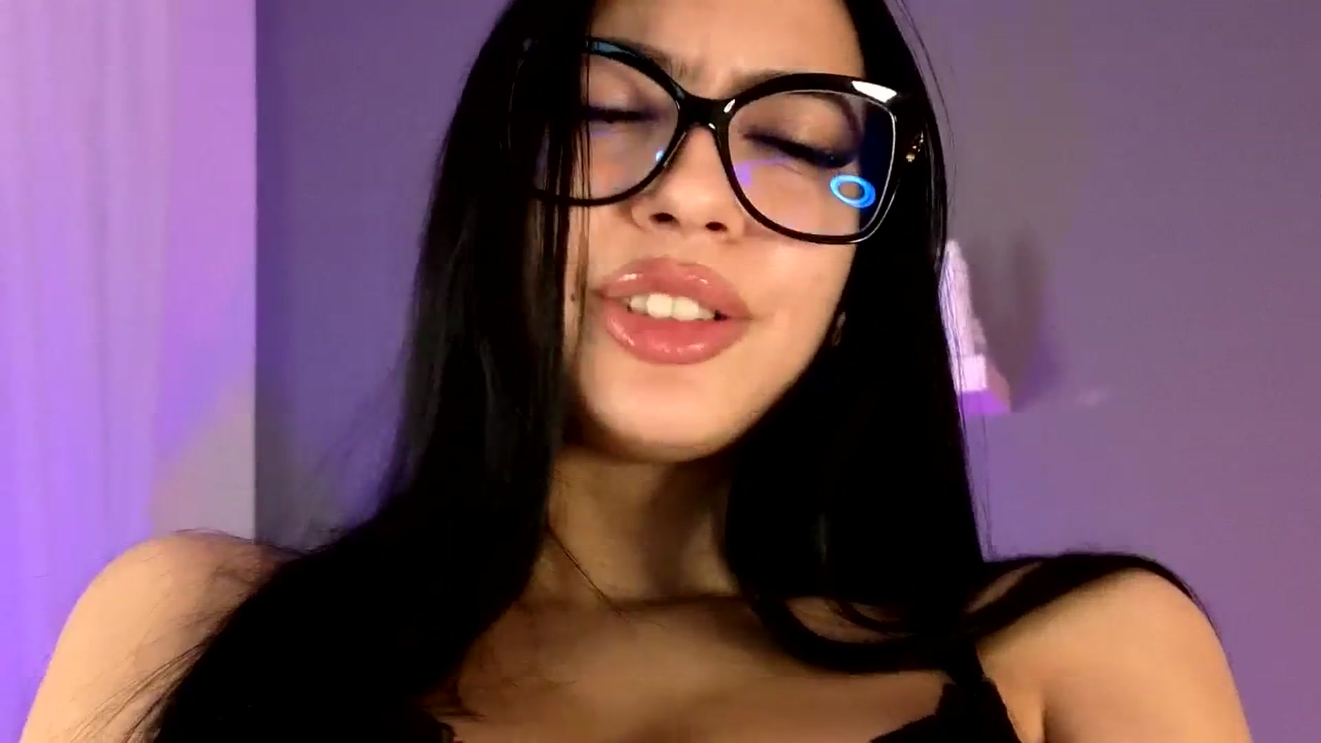 Gallery image thumbnail from BetsyGonzale's myfreecams stream on, 11/01/2025, 12:09 image 16 of 20