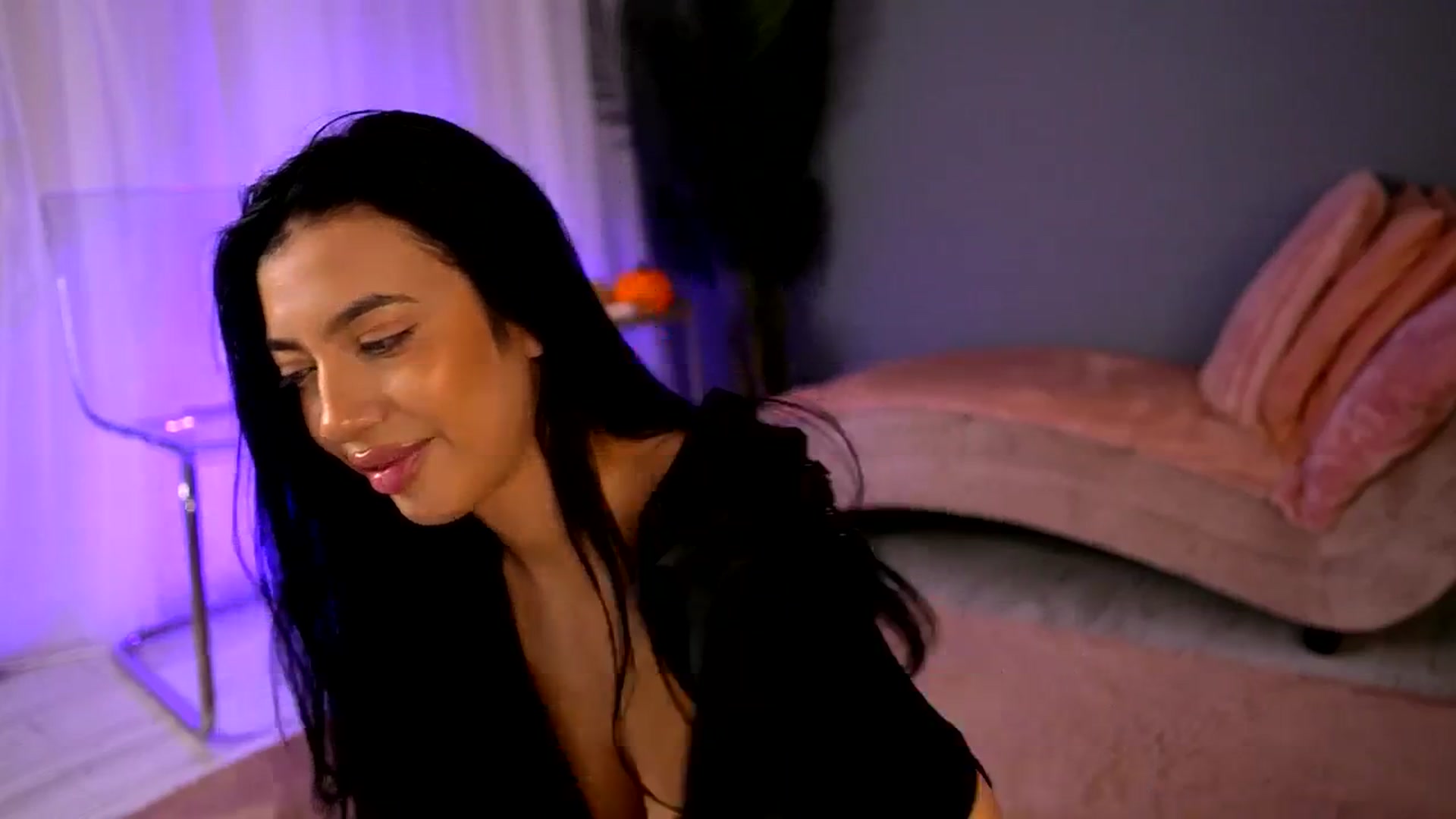Gallery image thumbnail from BetsyGonzale's myfreecams stream on, 11/18/2025, 10:35 image 2 of 20