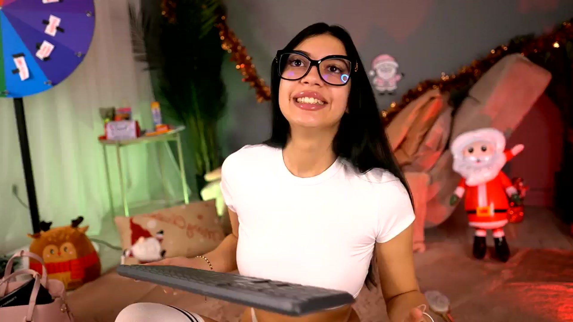 Gallery image thumbnail from BetsyGonzale's myfreecams stream on, 12/30/2025, 07:17 image 14 of 20
