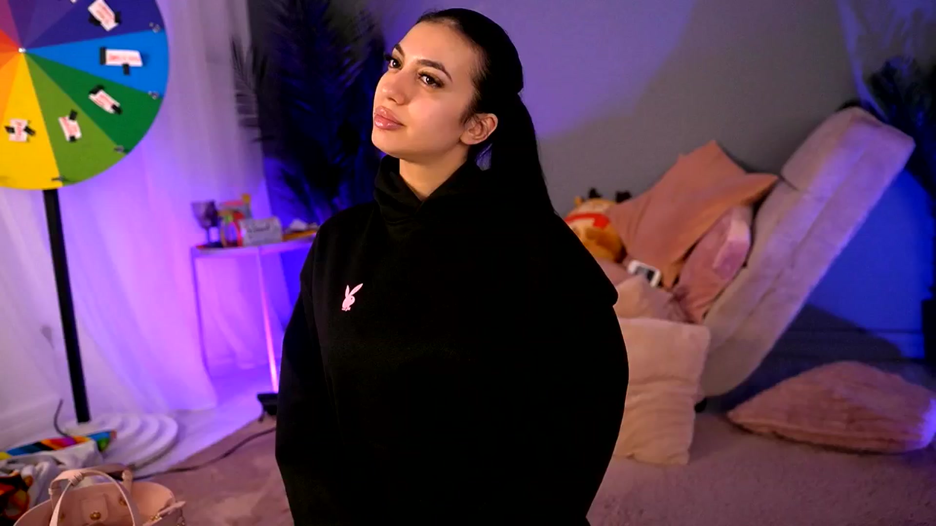 Gallery image thumbnail from BetsyGonzale's myfreecams stream on, 01/22/2026, 12:29 image 16 of 20
