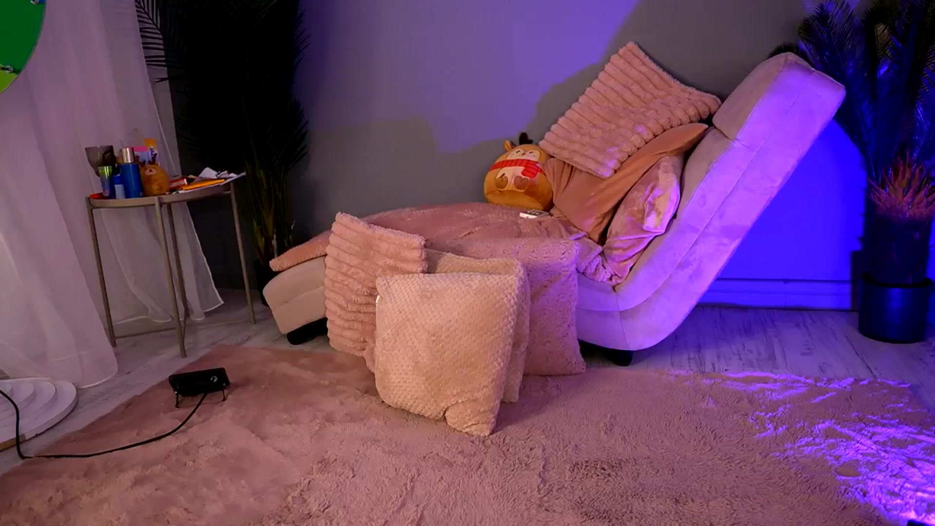 Gallery image thumbnail from BetsyGonzale's myfreecams stream on, 01/25/2026, 09:16 image 19 of 20