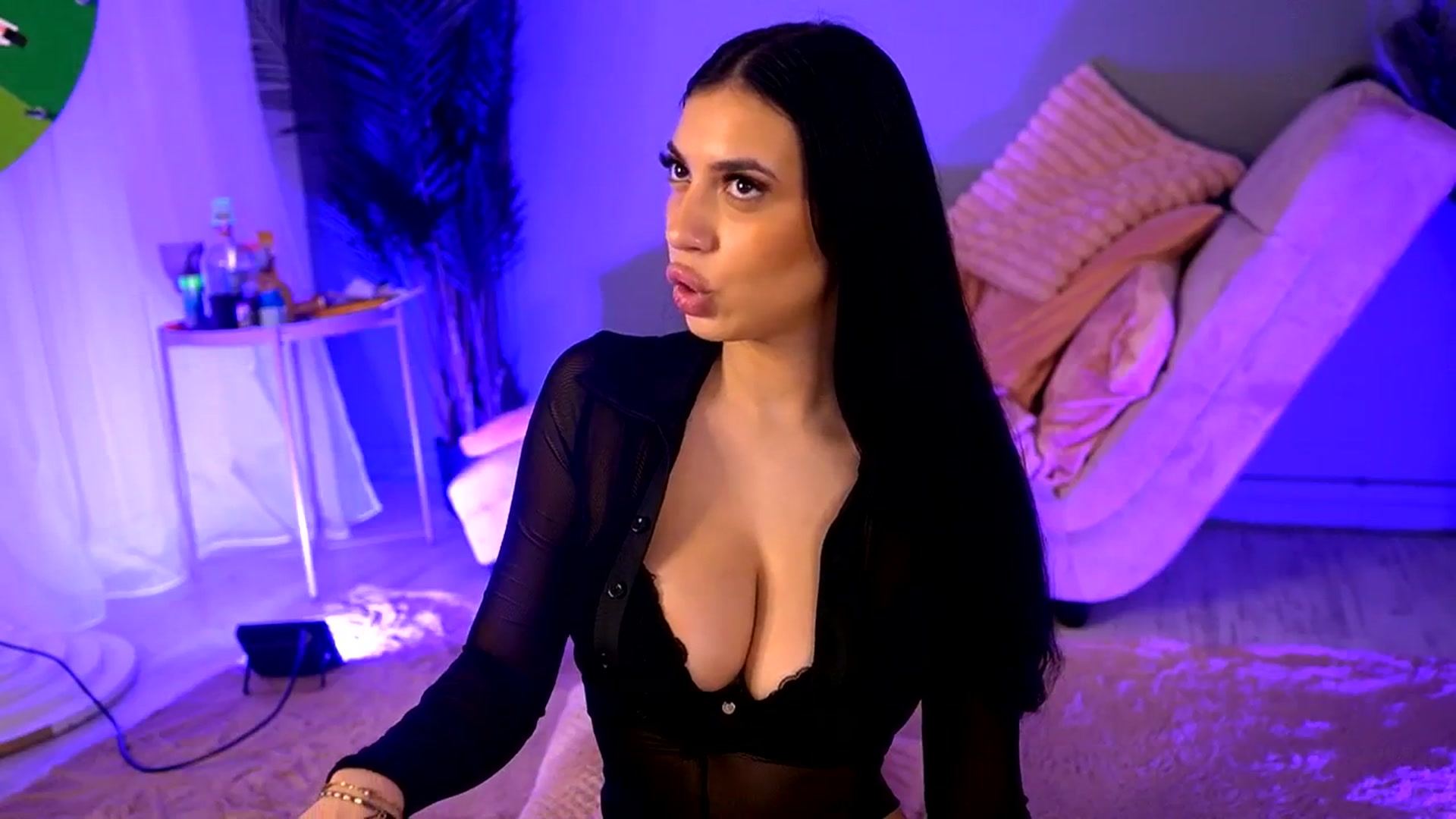 Gallery image thumbnail from BetsyGonzale's myfreecams stream on, 01/26/2026, 08:28 image 8 of 20