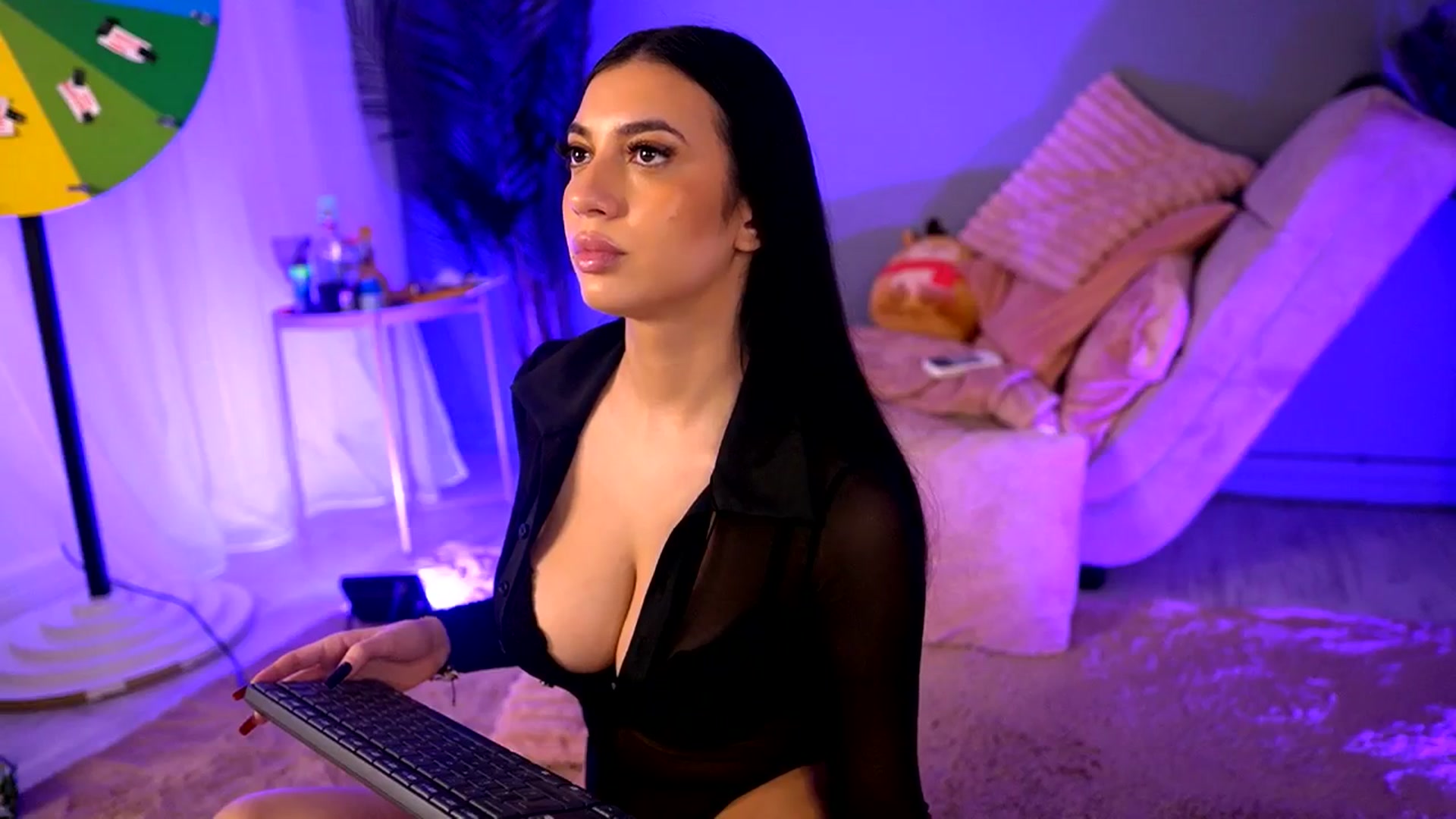 Gallery image thumbnail from BetsyGonzale's myfreecams stream on, 01/26/2026, 08:28 image 4 of 20