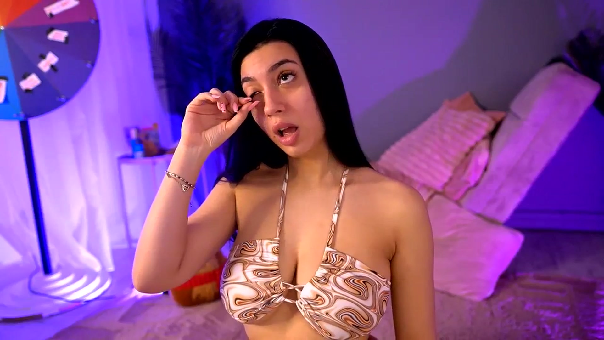 Gallery image thumbnail from BetsyGonzale's myfreecams stream on, 02/04/2026, 08:27 image 11 of 20