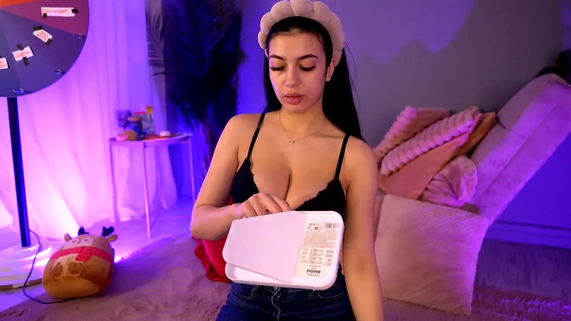 Gallery image thumbnail from BetsyGonzale's myfreecams stream on, 02/27/2026, 06:22 image 5 of 20