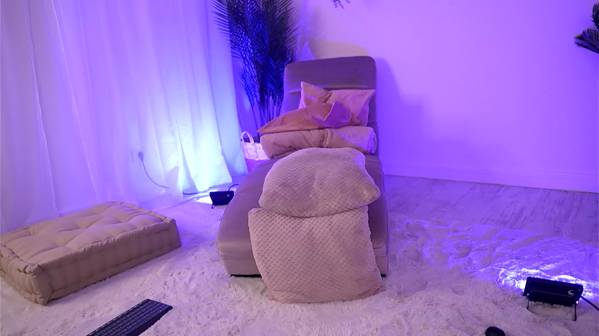 Gallery image thumbnail from BetsyGonzale's myfreecams stream on, 03/13/2026, 08:39 image 3 of 20