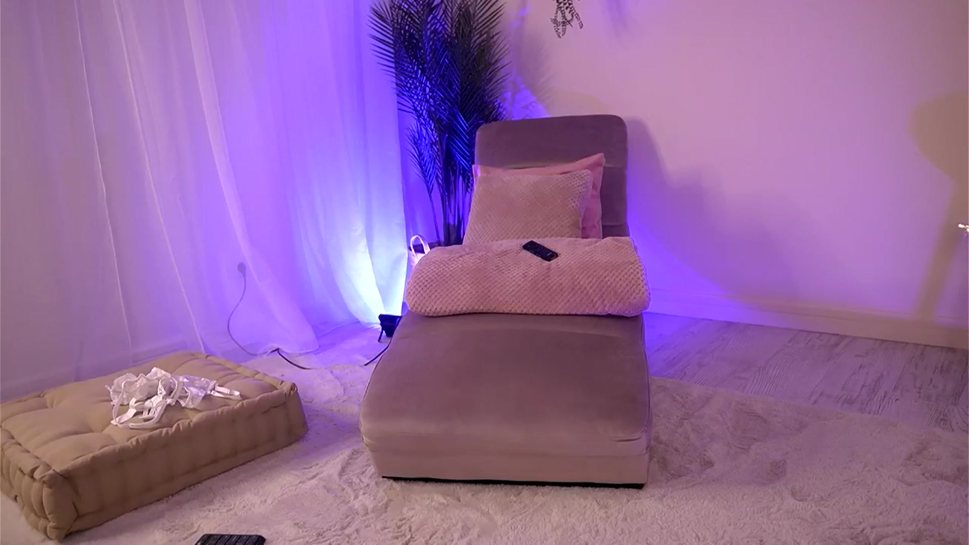 Gallery image thumbnail from BetsyGonzale's myfreecams stream on, 03/14/2026, 11:25 image 6 of 20