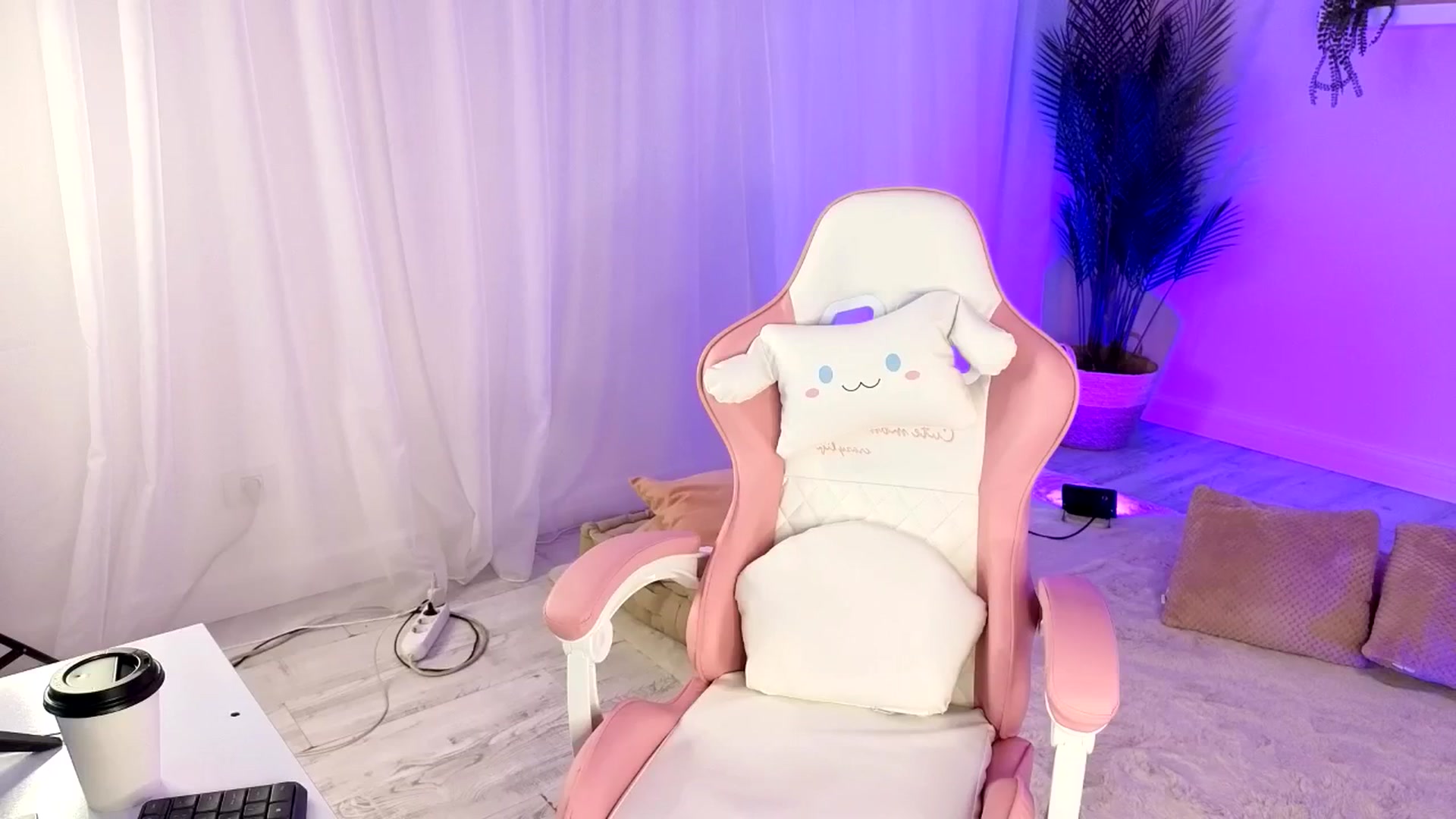 Gallery image thumbnail from BetsyGonzale's myfreecams stream on, 03/17/2026, 09:16 image 12 of 20