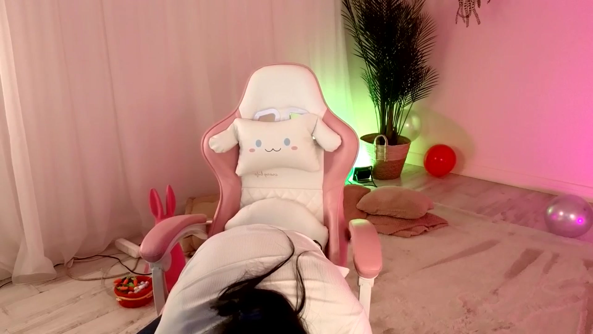 Gallery image thumbnail from BetsyGonzale's myfreecams stream on, 04/15/2026, 10:06 image 20 of 20