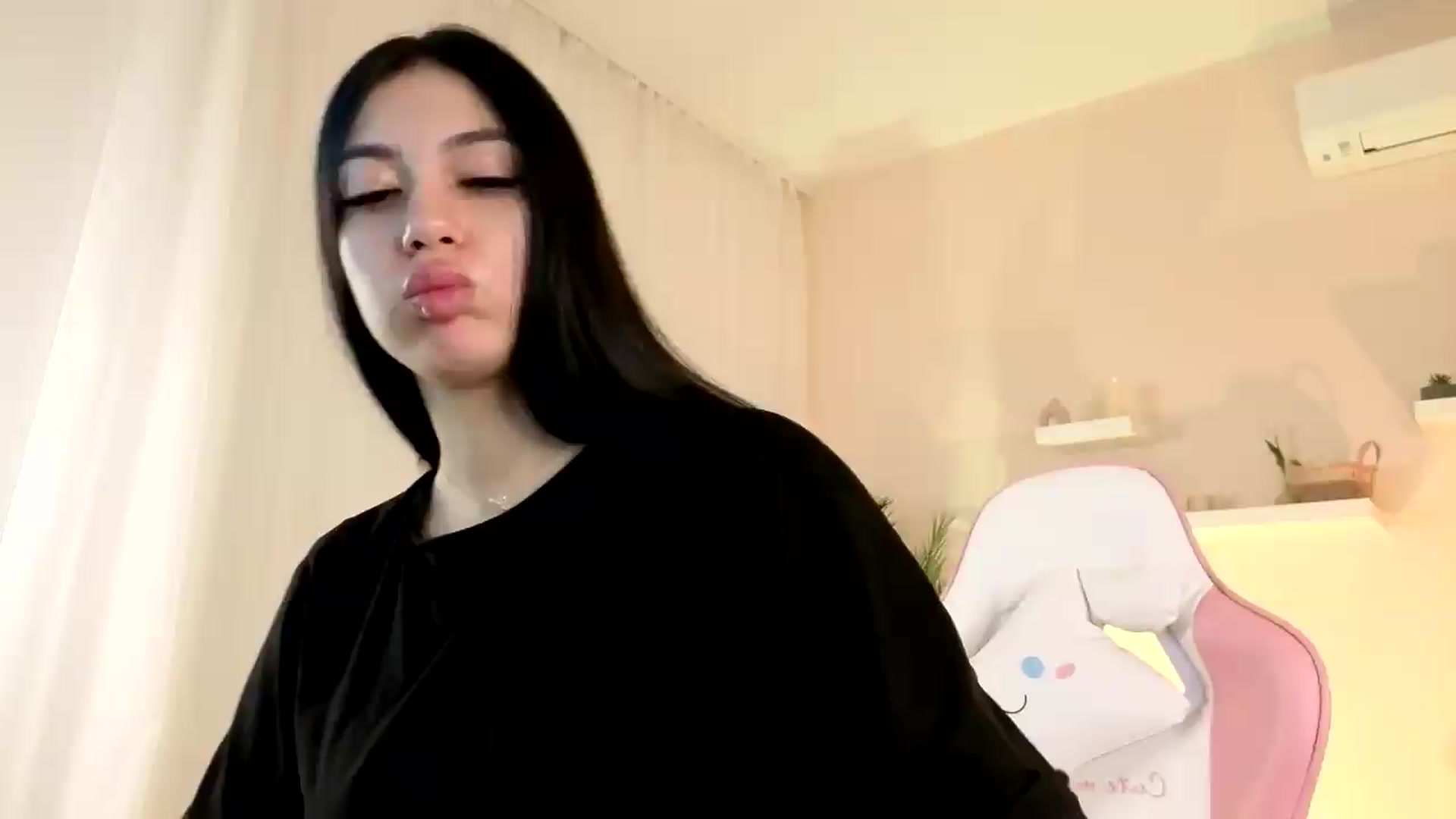 Gallery image thumbnail from BetsyGonzale's myfreecams stream on, 05/16/2026, 09:46 image 19 of 20
