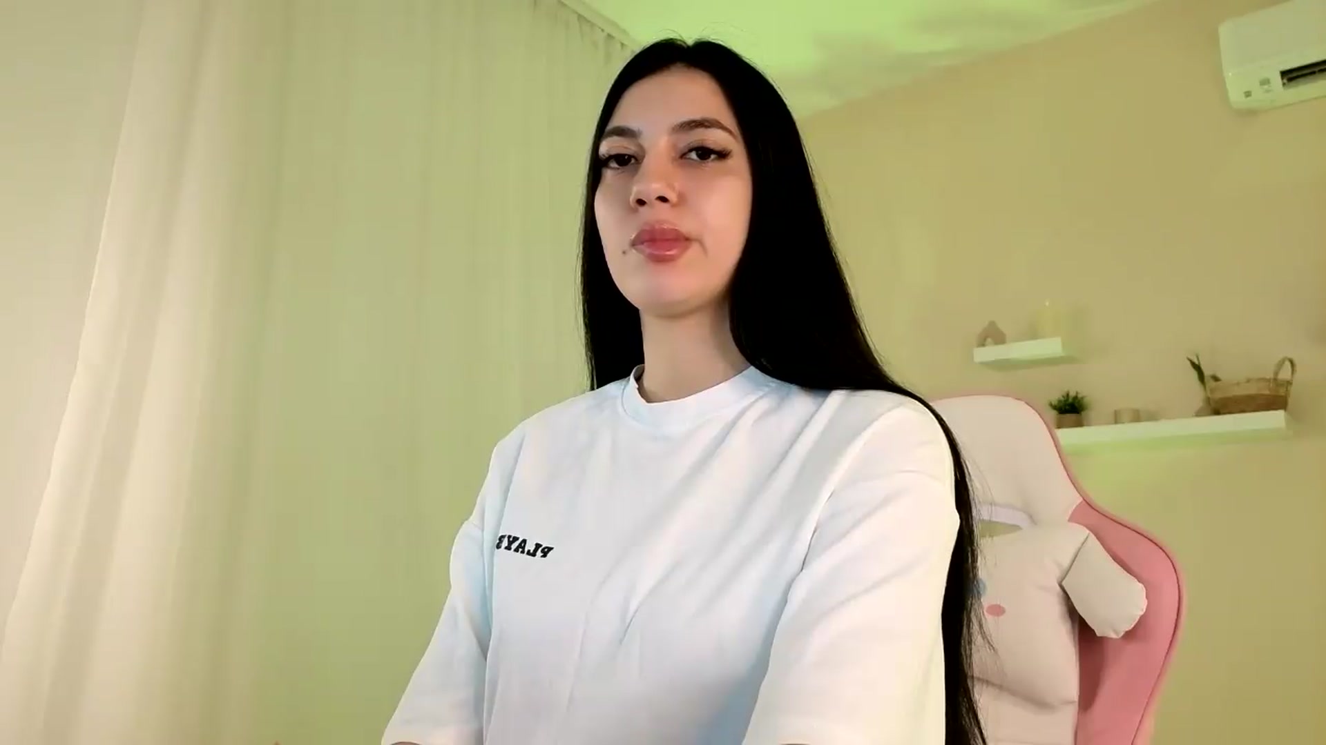 Gallery image thumbnail from BetsyGonzale's myfreecams stream on, 05/21/2026, 11:29 image 11 of 20