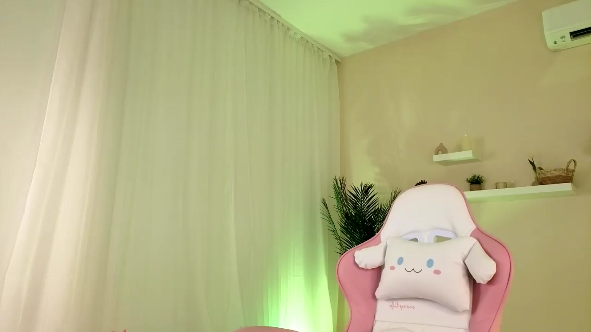 Gallery image thumbnail from BetsyGonzale's myfreecams stream on, 05/21/2026, 11:29 image 18 of 20