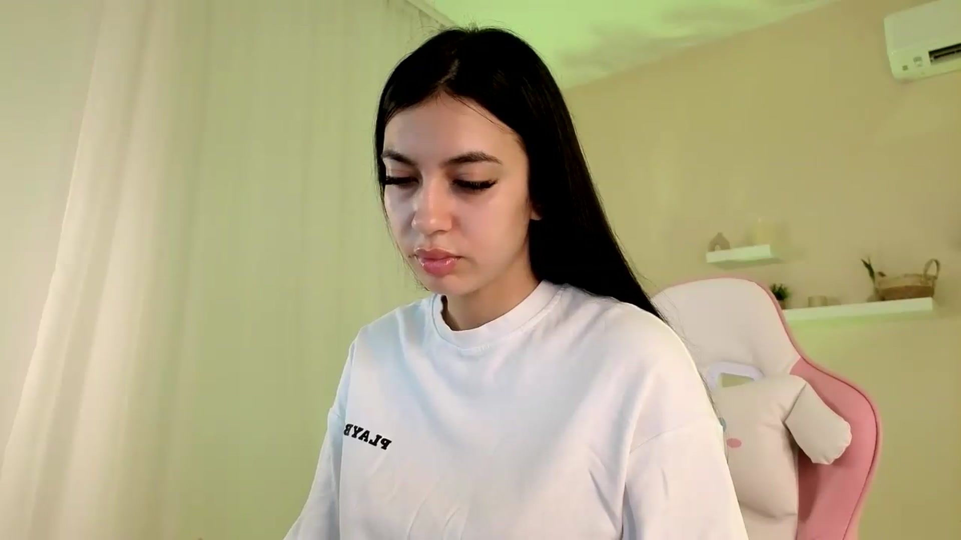 Gallery image thumbnail from BetsyGonzale's myfreecams stream on, 05/21/2026, 11:29 image 14 of 20