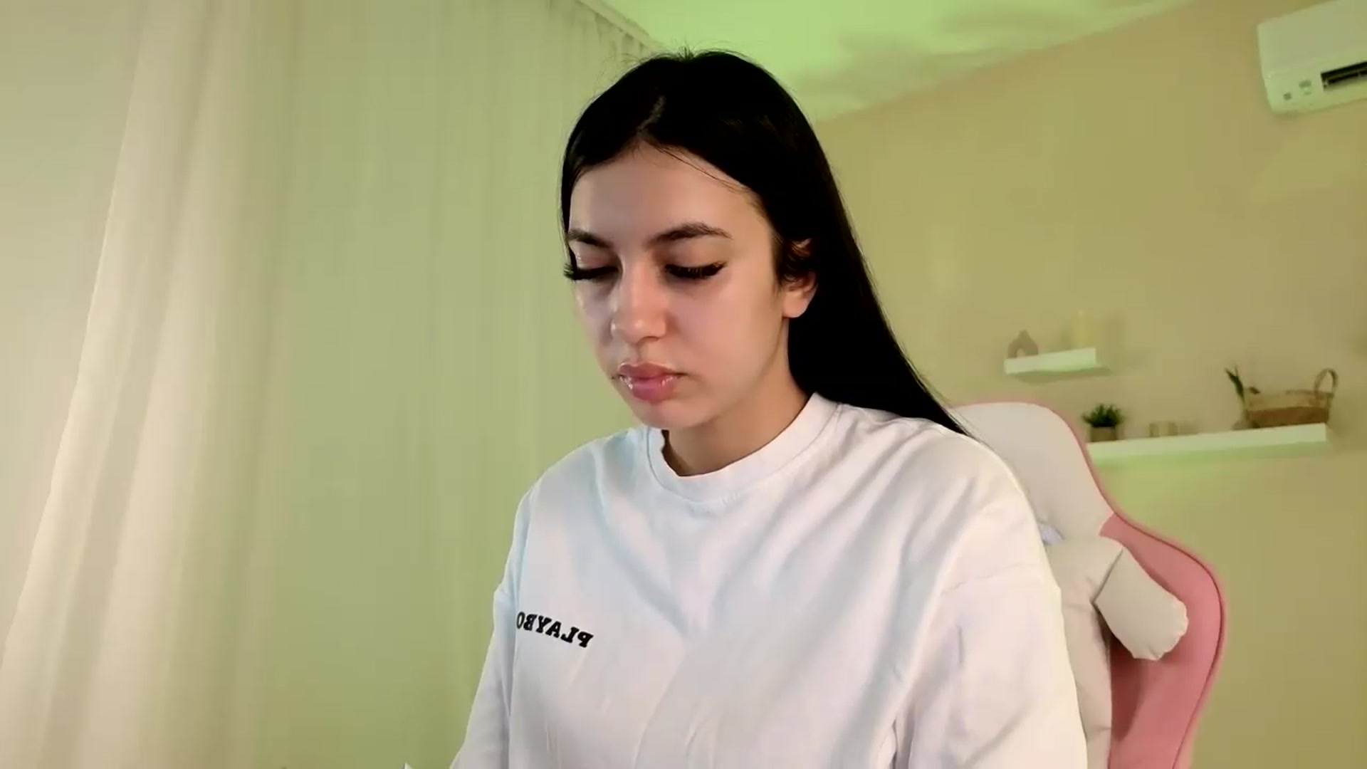 Gallery image thumbnail from BetsyGonzale's myfreecams stream on, 05/21/2026, 11:29 image 12 of 20