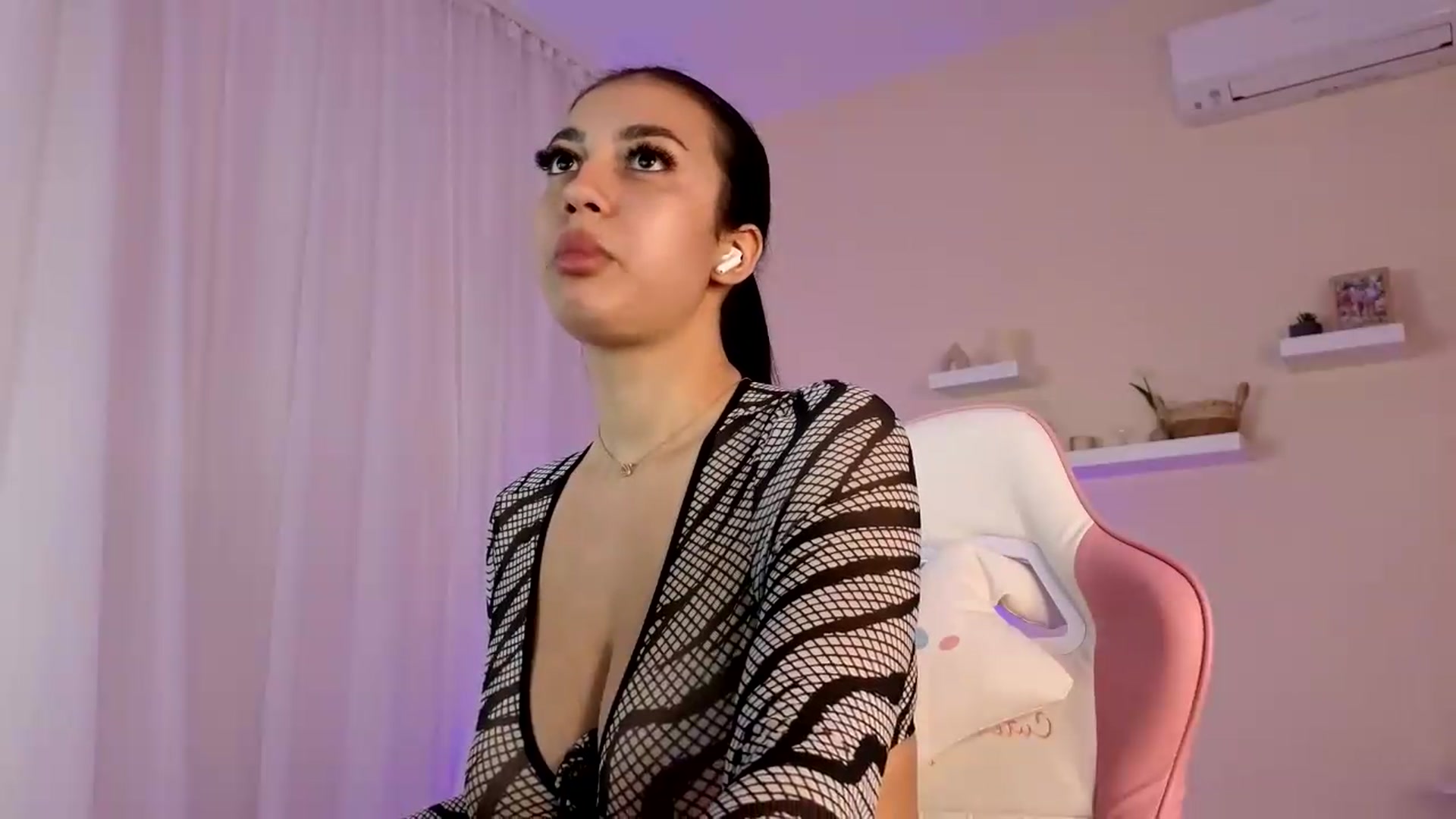 Gallery image thumbnail from BetsyGonzale's myfreecams stream on, 06/07/2026, 09:49 image 13 of 20