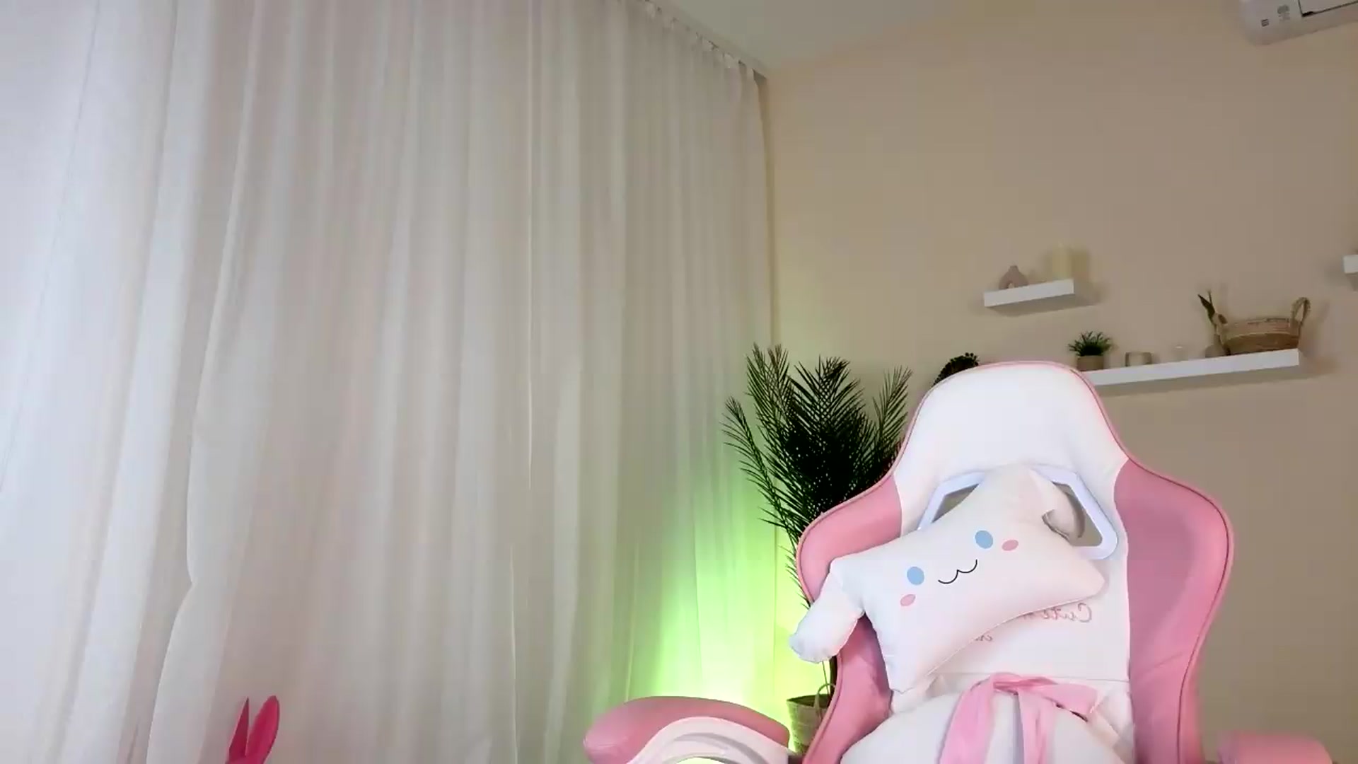 Gallery image thumbnail from BetsyGonzale's myfreecams stream on, 06/12/2026, 10:44 image 20 of 20