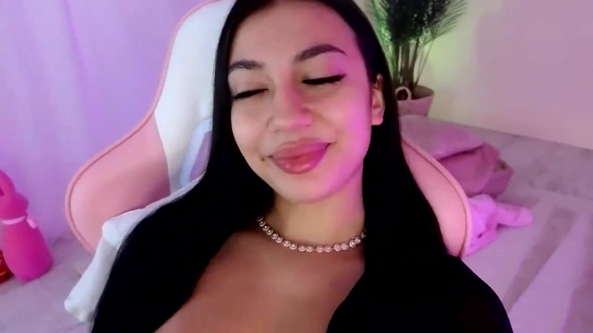 Gallery image thumbnail from BetsyGonzale's myfreecams stream on, 06/13/2026, 08:53 image 5 of 20