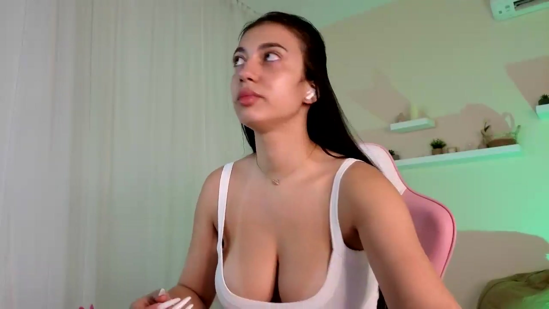 Gallery image thumbnail from BetsyGonzale's myfreecams stream on, 06/22/2026, 09:28 image 13 of 20
