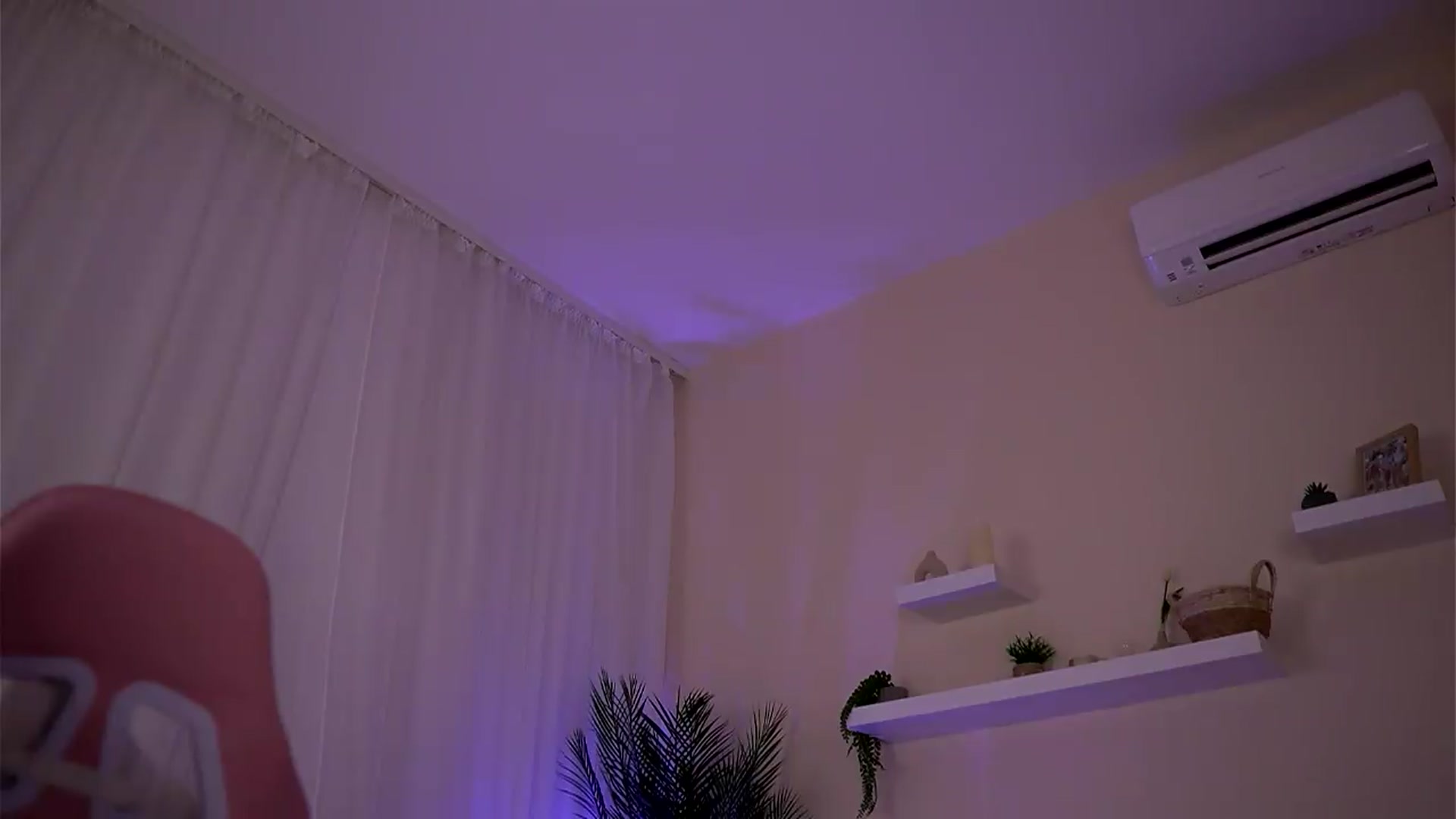 Gallery image thumbnail from BetsyGonzale's myfreecams stream on, 07/04/2026, 07:41 image 15 of 20