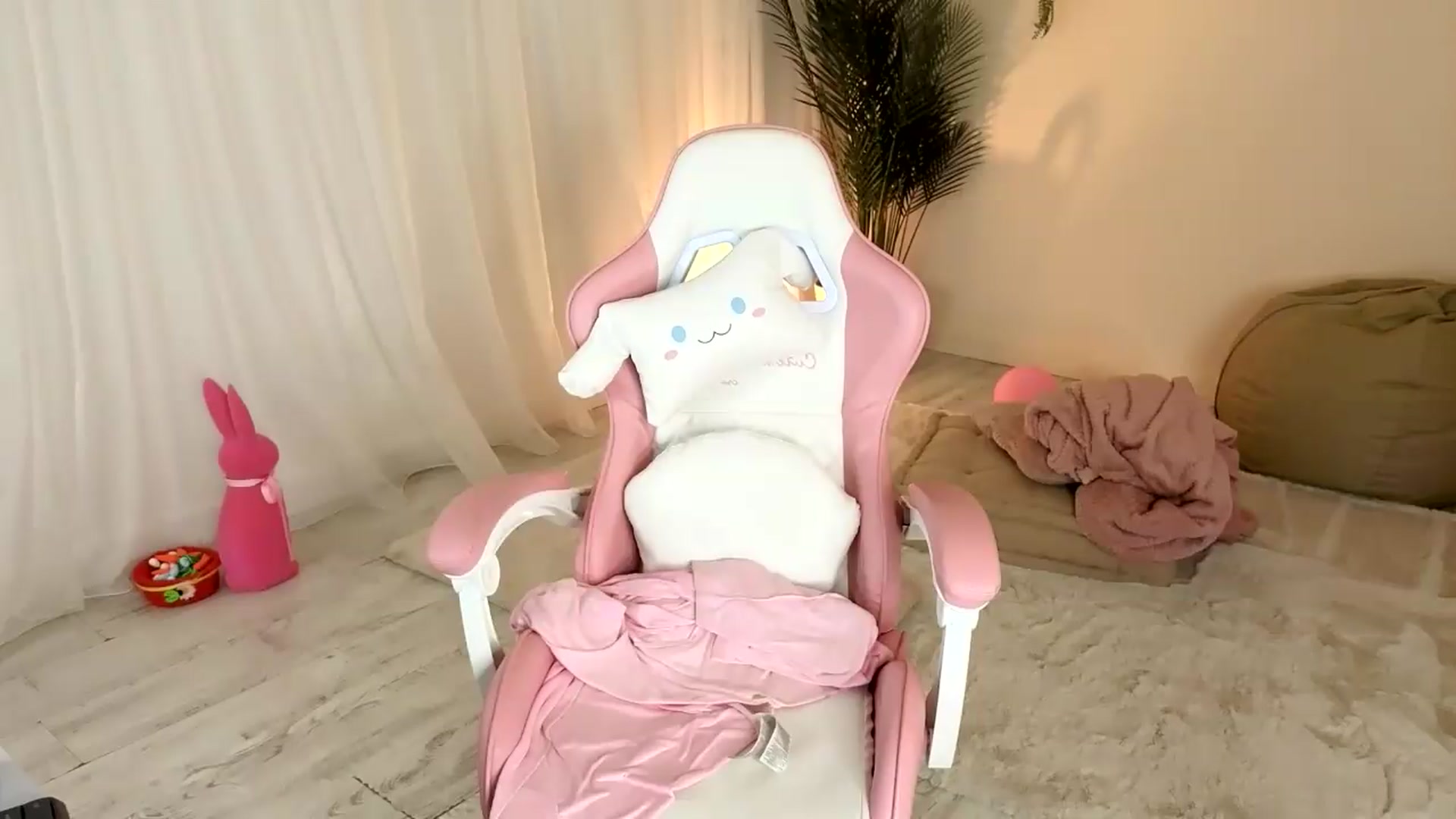Gallery image thumbnail from BetsyGonzale's myfreecams stream on, 07/09/2026, 09:27 image 18 of 20