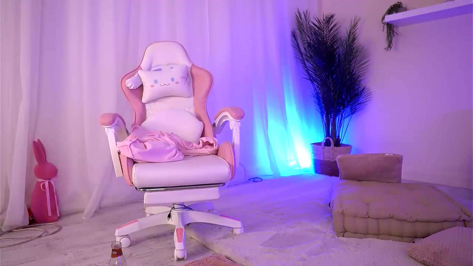 Gallery image thumbnail from BetsyGonzale's myfreecams stream on, 07/30/2026, 11:08 image 2 of 20