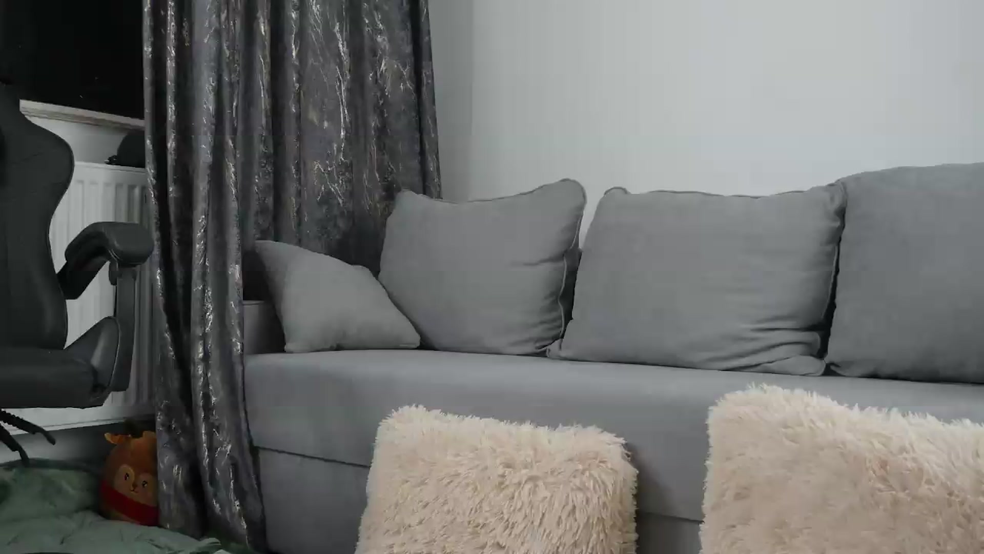 Gallery image thumbnail from BetsyGonzale's myfreecams stream on, 09/12/2026, 04:50 image 1 of 20