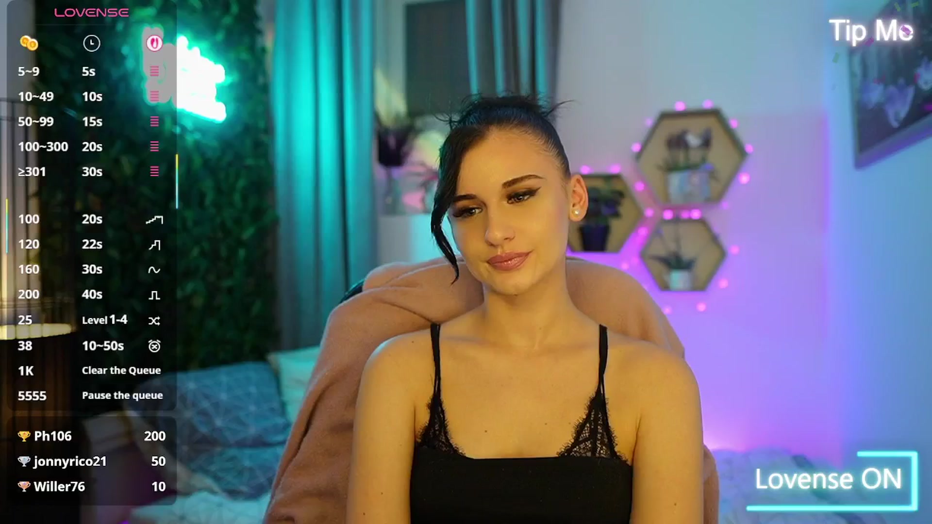 Gallery image thumbnail from Betty_Grey's myfreecams stream on, 10/23/2025, 20:00 image 18 of 20