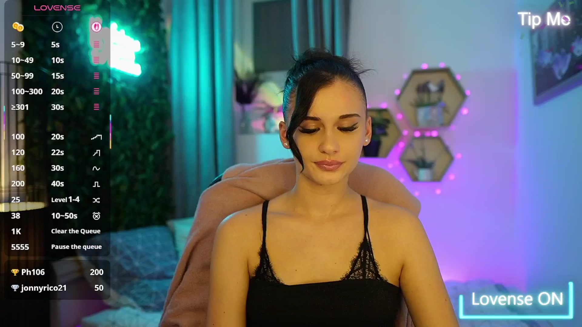 Gallery image thumbnail from Betty_Grey's myfreecams stream on, 10/23/2025, 20:00 image 17 of 20
