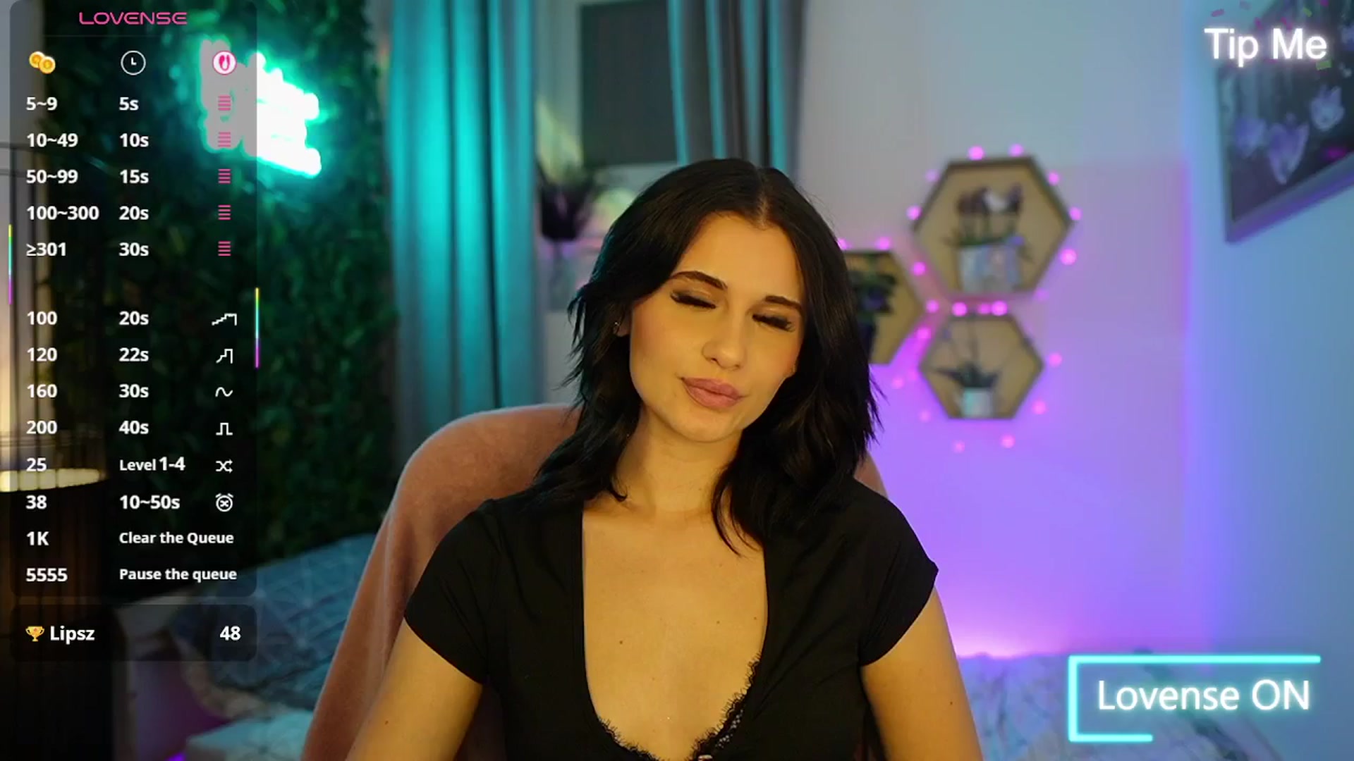 Gallery image thumbnail from Betty_Grey's myfreecams stream on, 10/25/2025, 20:01 image 3 of 20