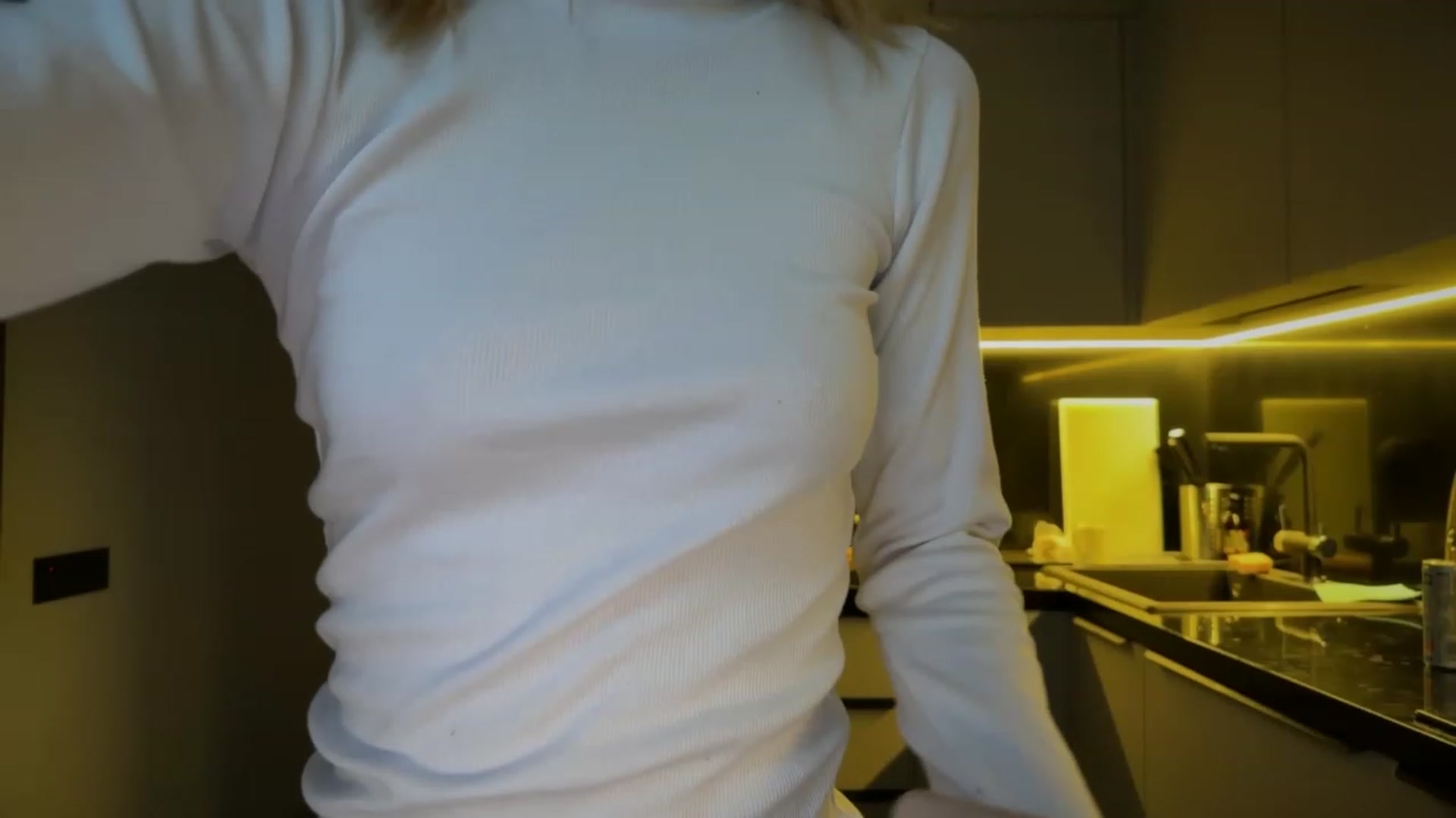 Gallery image thumbnail from Betty_xoxo's myfreecams stream on, 12/11/2022, 12:06 image 19 of 20