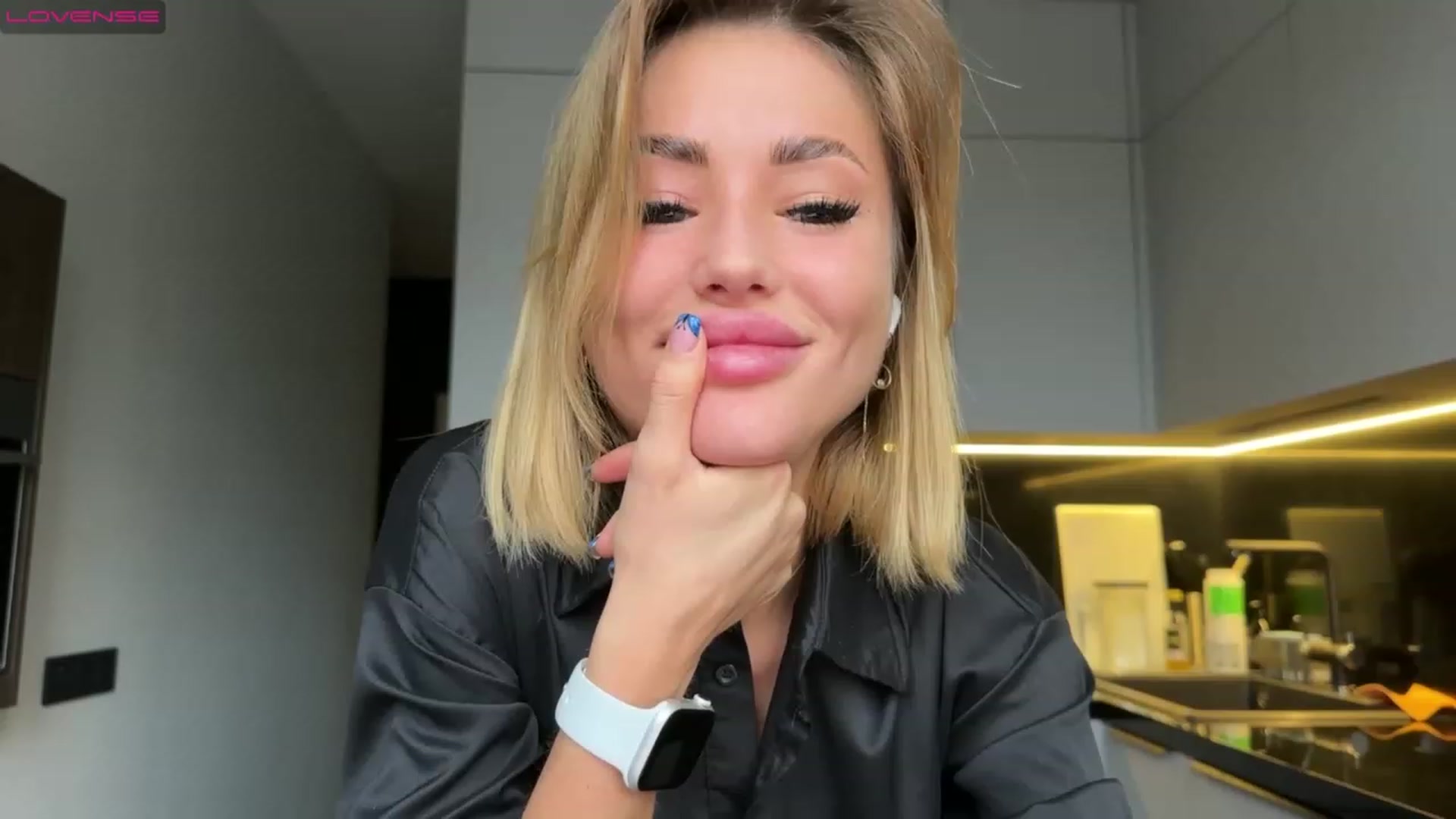 Gallery image thumbnail from Betty_xoxo's myfreecams stream on, 01/30/2023, 10:43 image 2 of 20