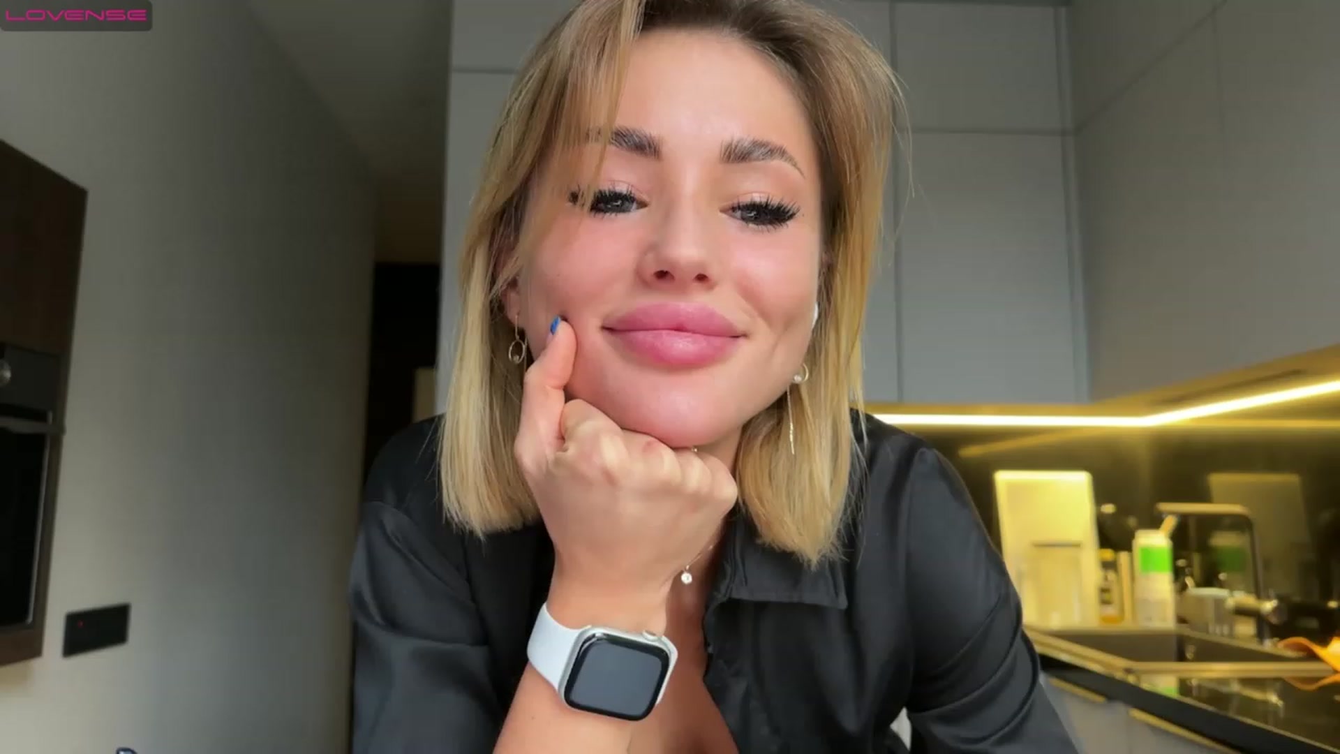 Gallery image thumbnail from Betty_xoxo's myfreecams stream on, 01/30/2023, 10:43 image 15 of 20