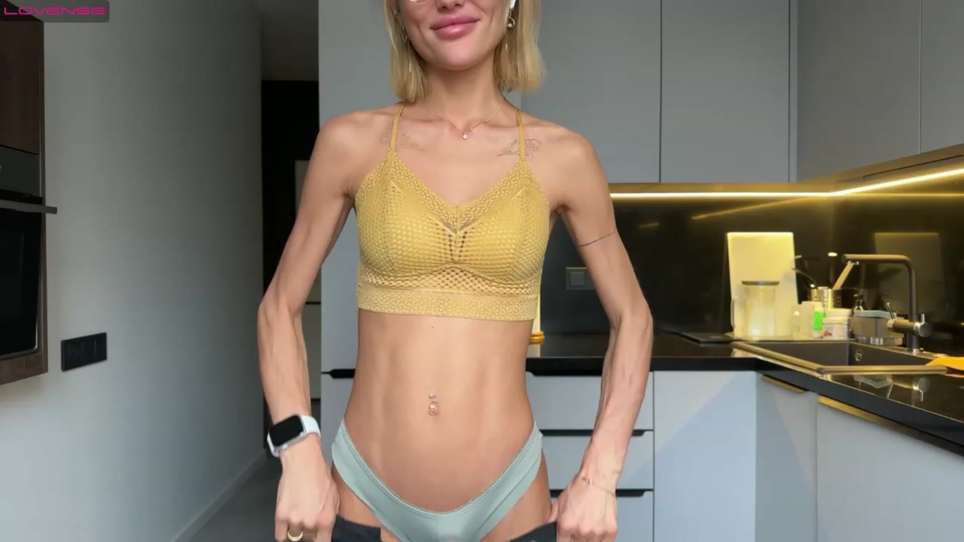 Gallery image thumbnail from Betty_xoxo's myfreecams stream on, 02/04/2023, 10:10 image 20 of 20