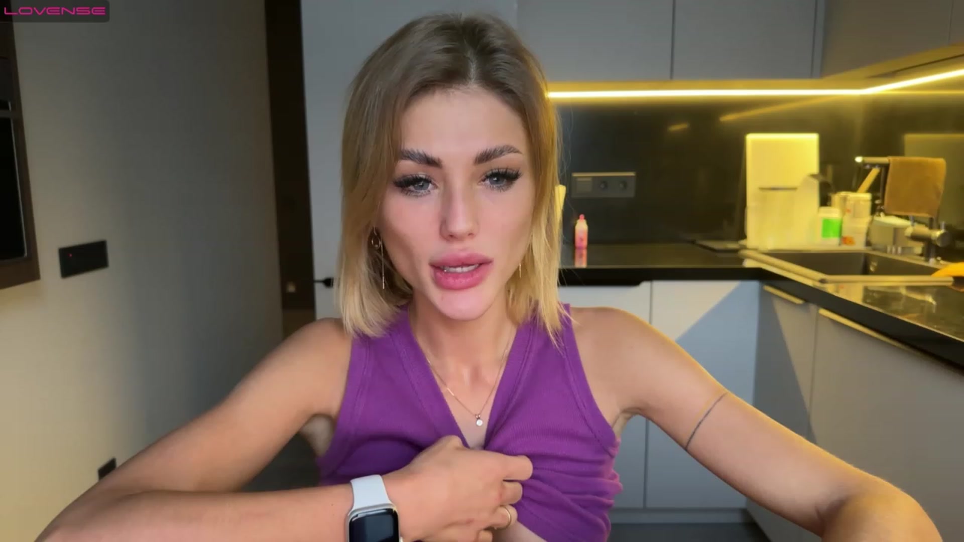 Gallery image thumbnail from Betty_xoxo's myfreecams stream on, 02/05/2023, 13:20 image 2 of 20