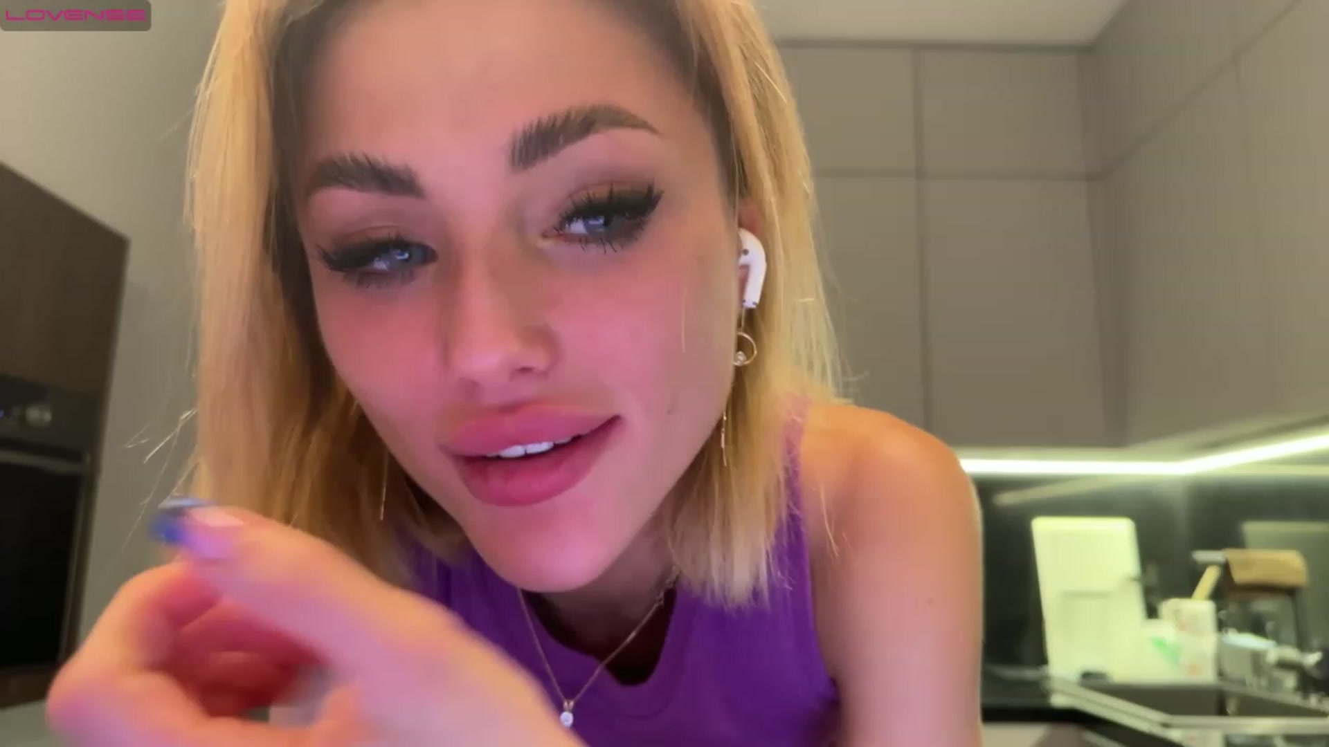 Gallery image thumbnail from Betty_xoxo's myfreecams stream on, 02/05/2023, 15:19 image 8 of 20
