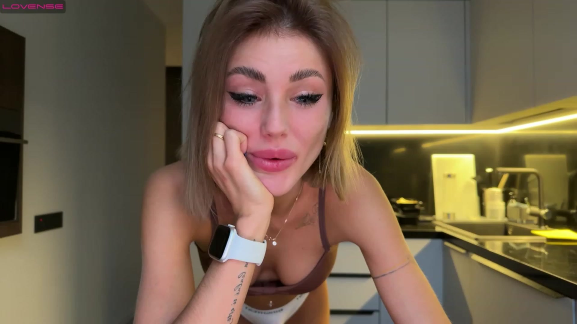 Gallery image thumbnail from Betty_xoxo's myfreecams stream on, 02/09/2023, 13:36 image 10 of 20