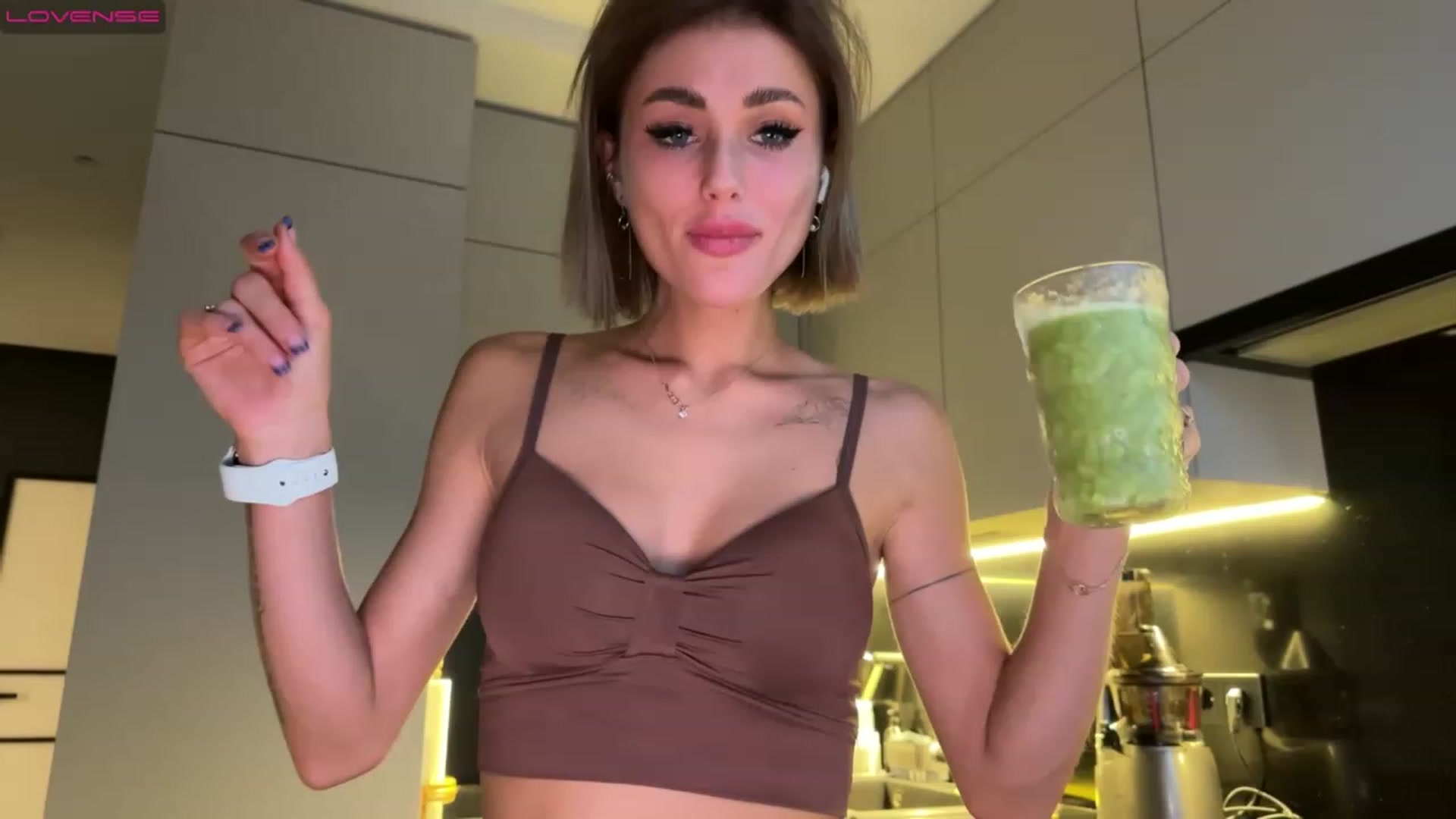 Gallery image thumbnail from Betty_xoxo's myfreecams stream on, 02/09/2023, 14:36 image 4 of 20